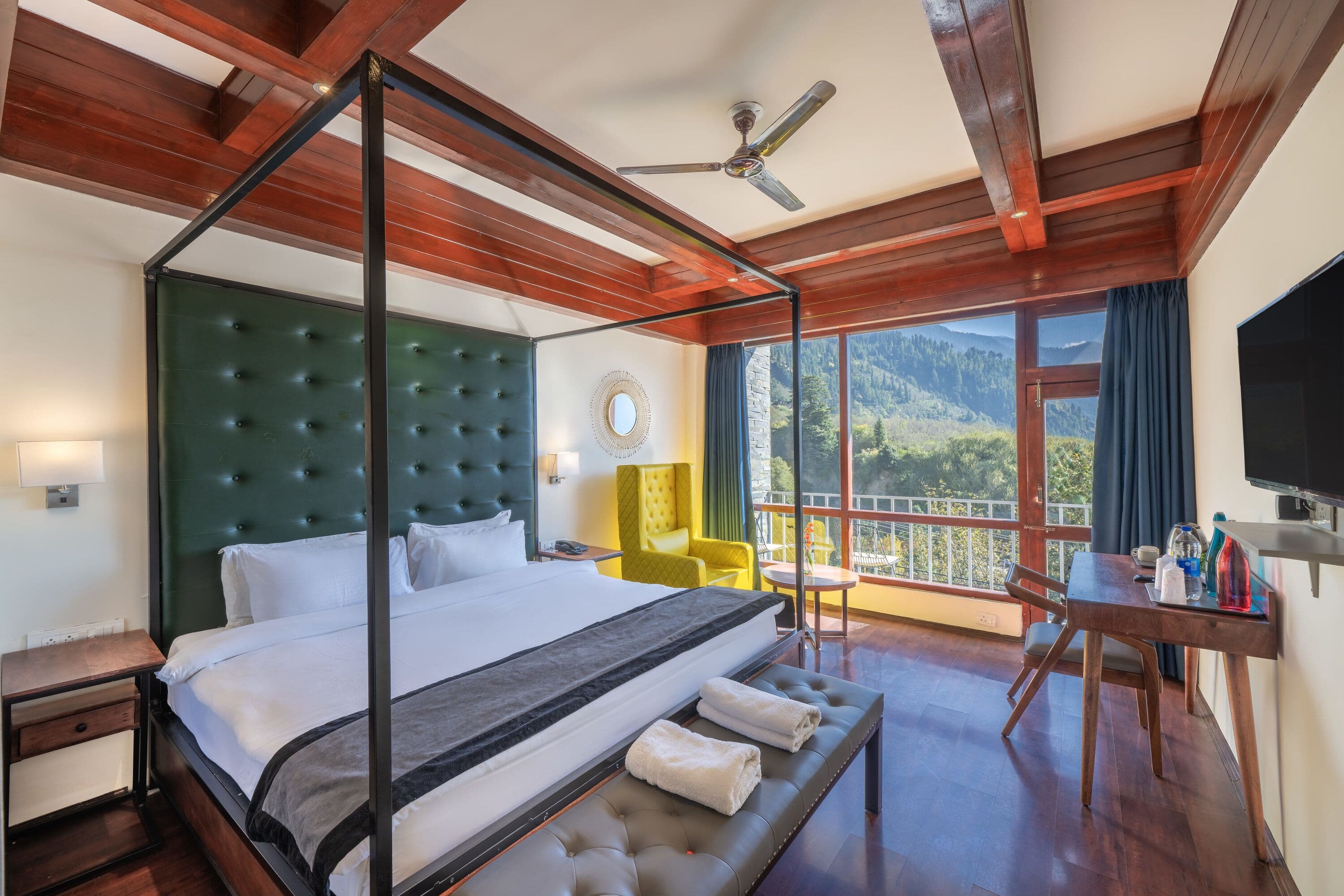 Deluxe Room with Balcony (Valley View)