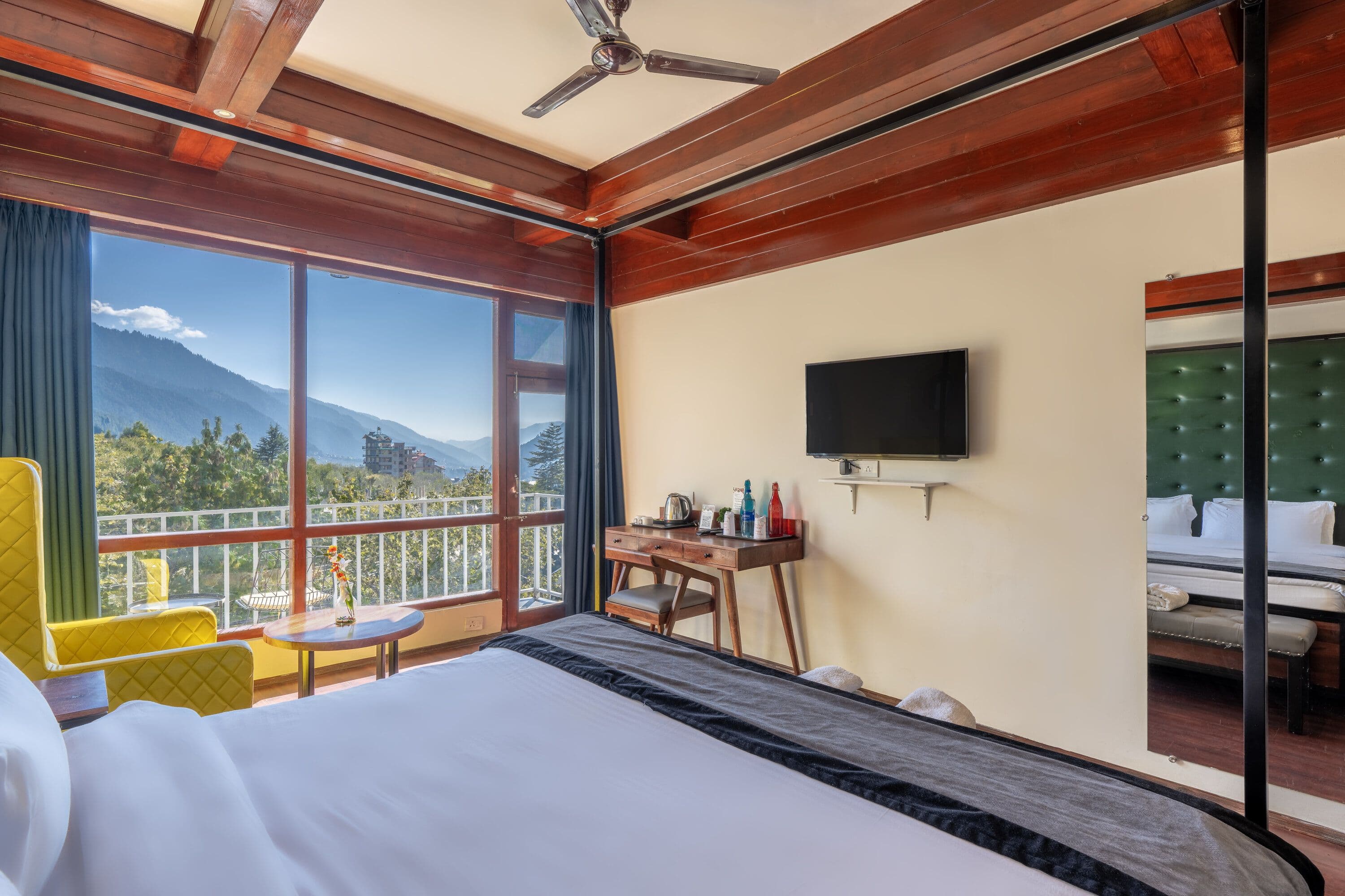 Deluxe Room with Balcony (Valley View)