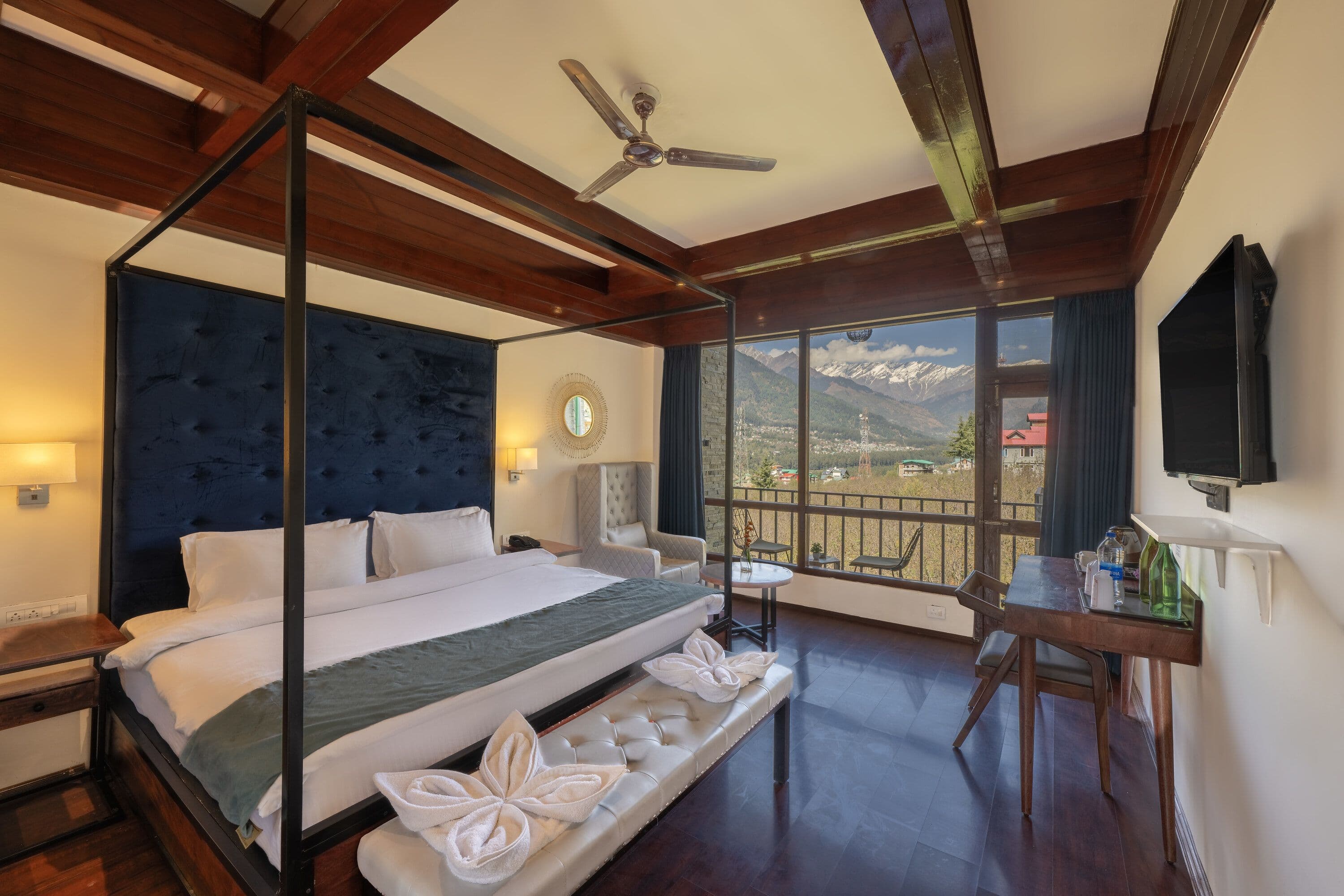 Superior Deluxe Room with Balcony (Mountain View)