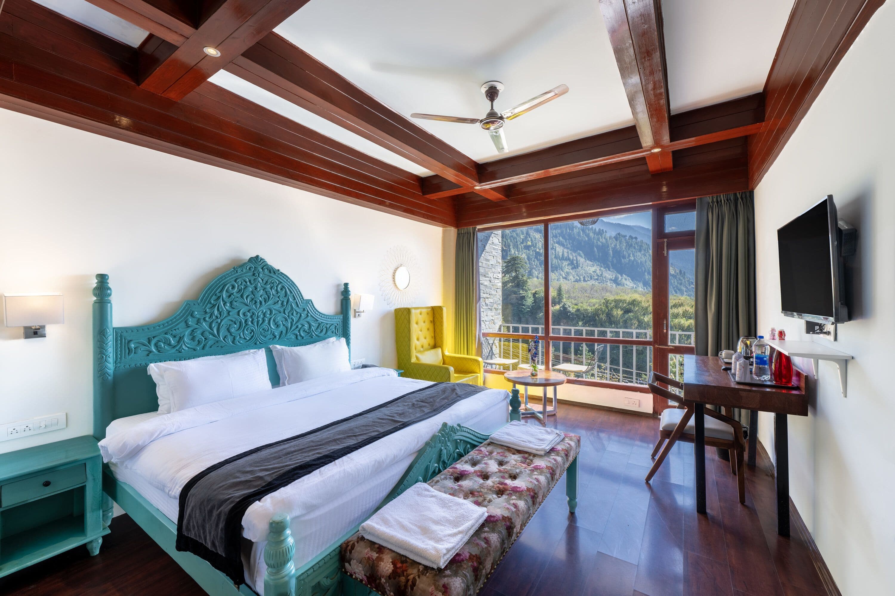 Luxury Room with Balcony (Valley / Mountain View)