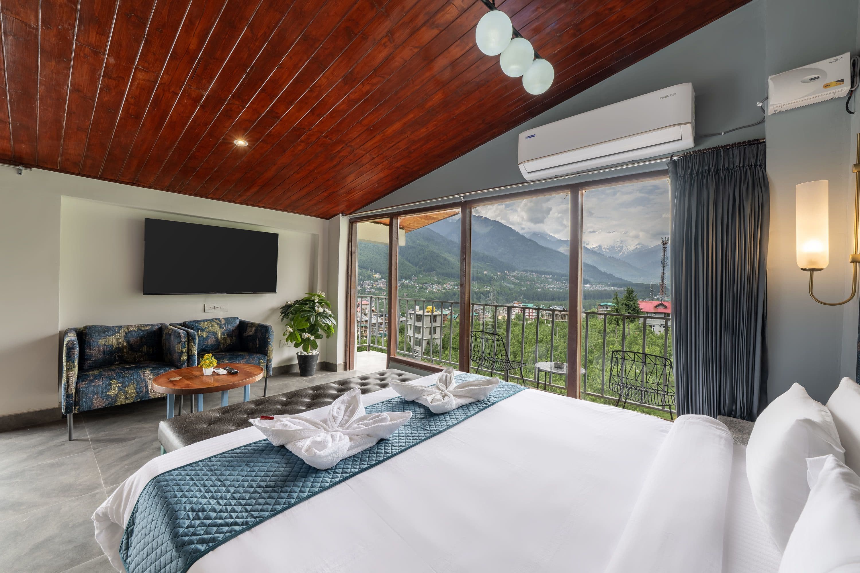 Premium Terrace Room with Balcony - Manali