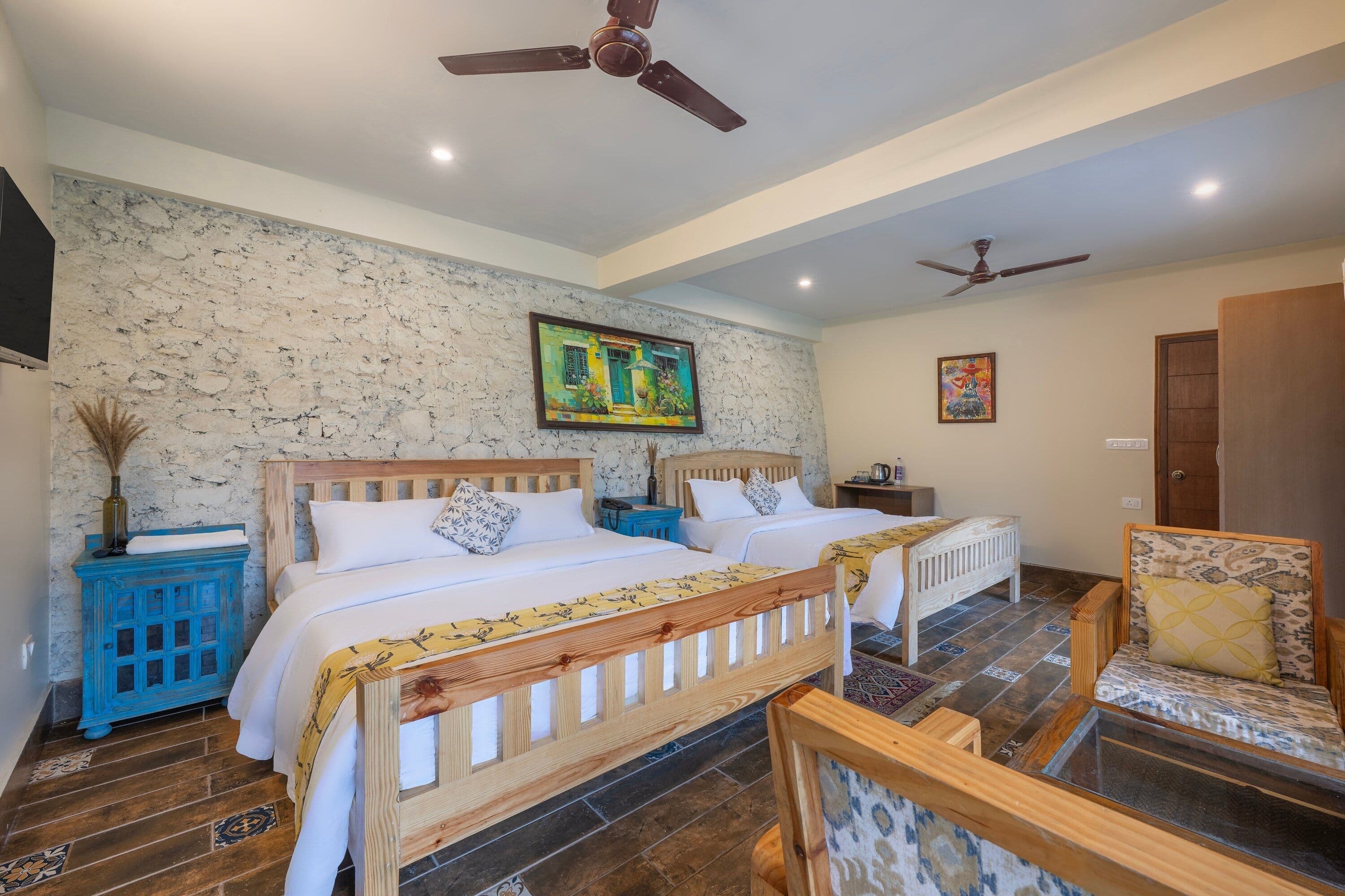 Deluxe Family Room with Balcony (Lake View)