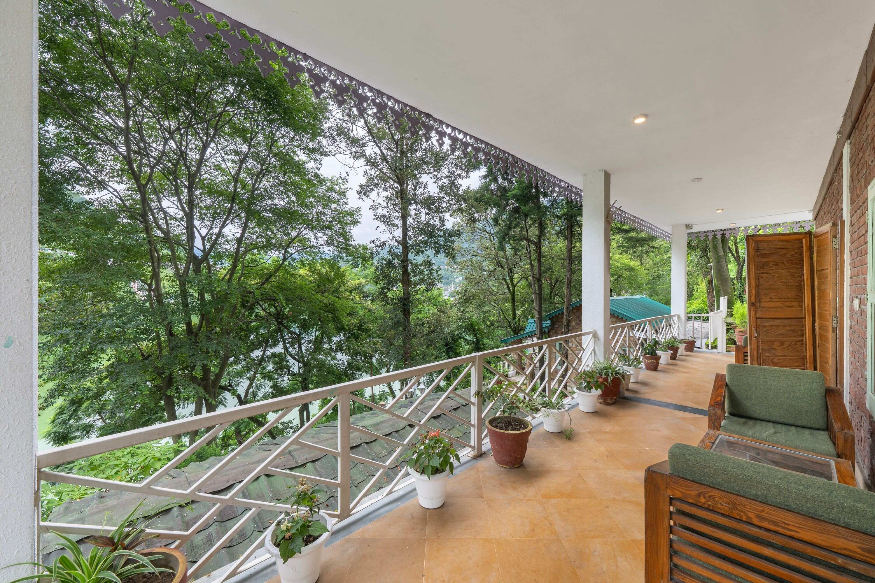Superior Deluxe Room with Balcony (Lake View)