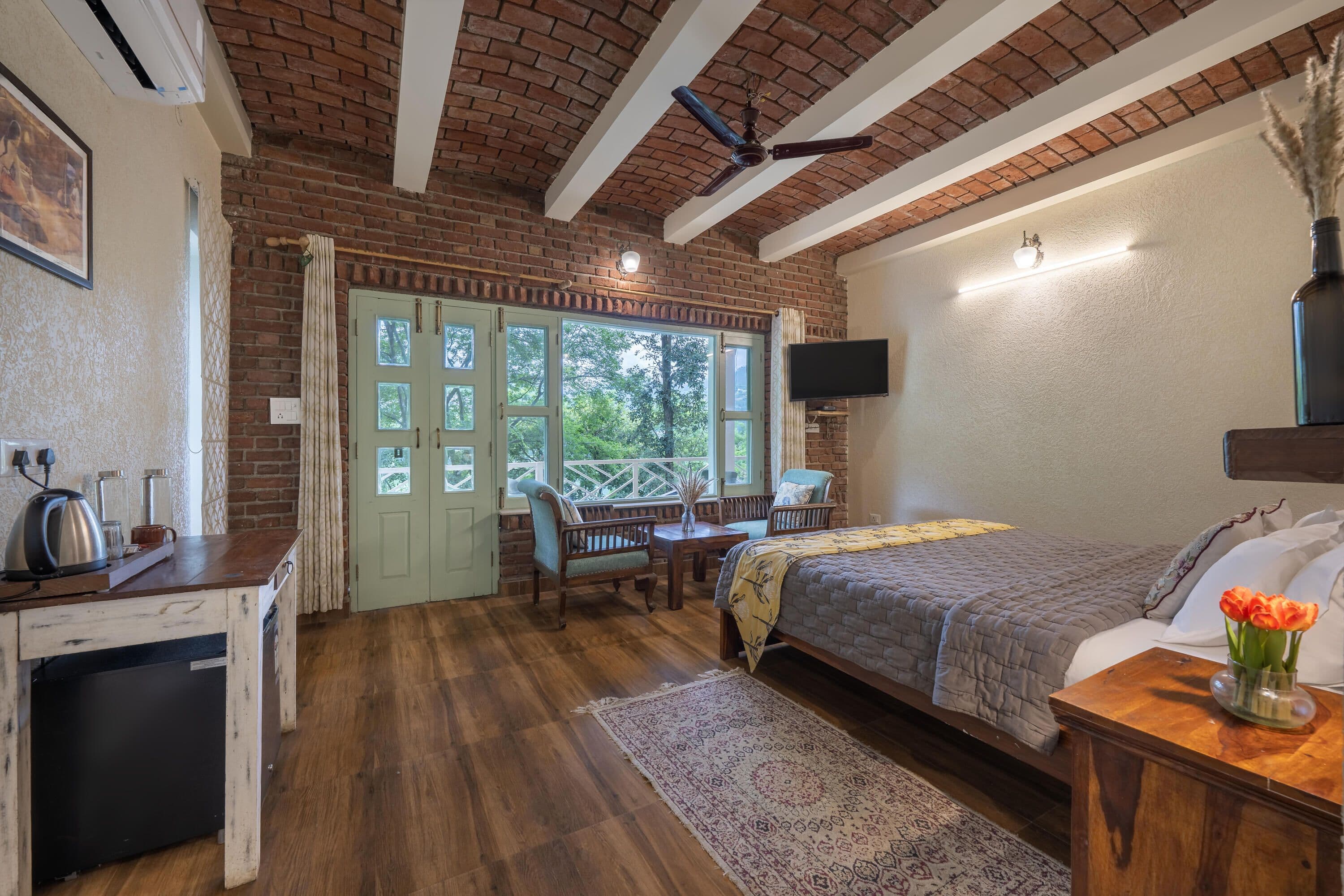 Superior Deluxe Room with Balcony (Lake View)