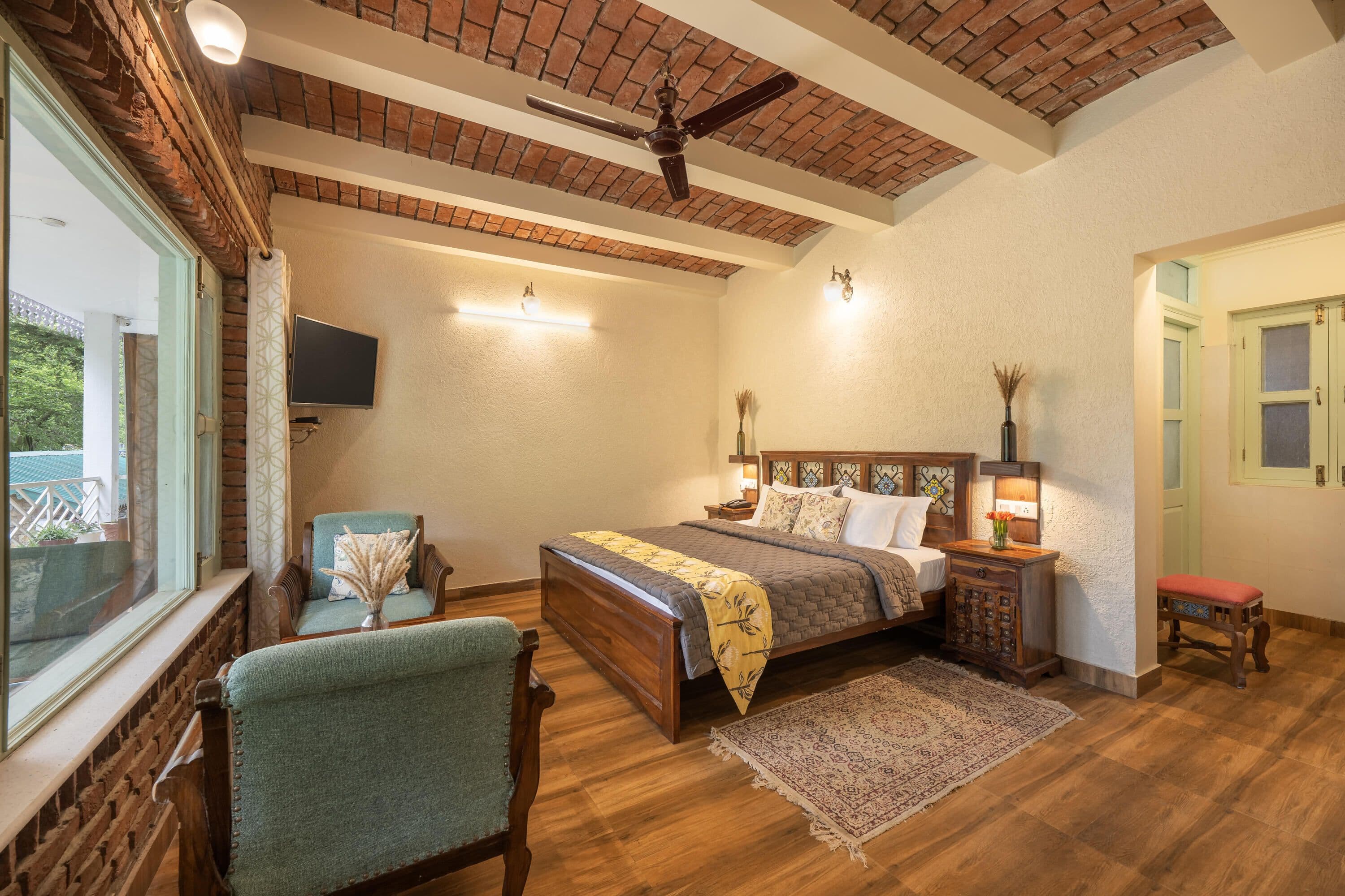 Superior Deluxe Room with Balcony (Lake View)