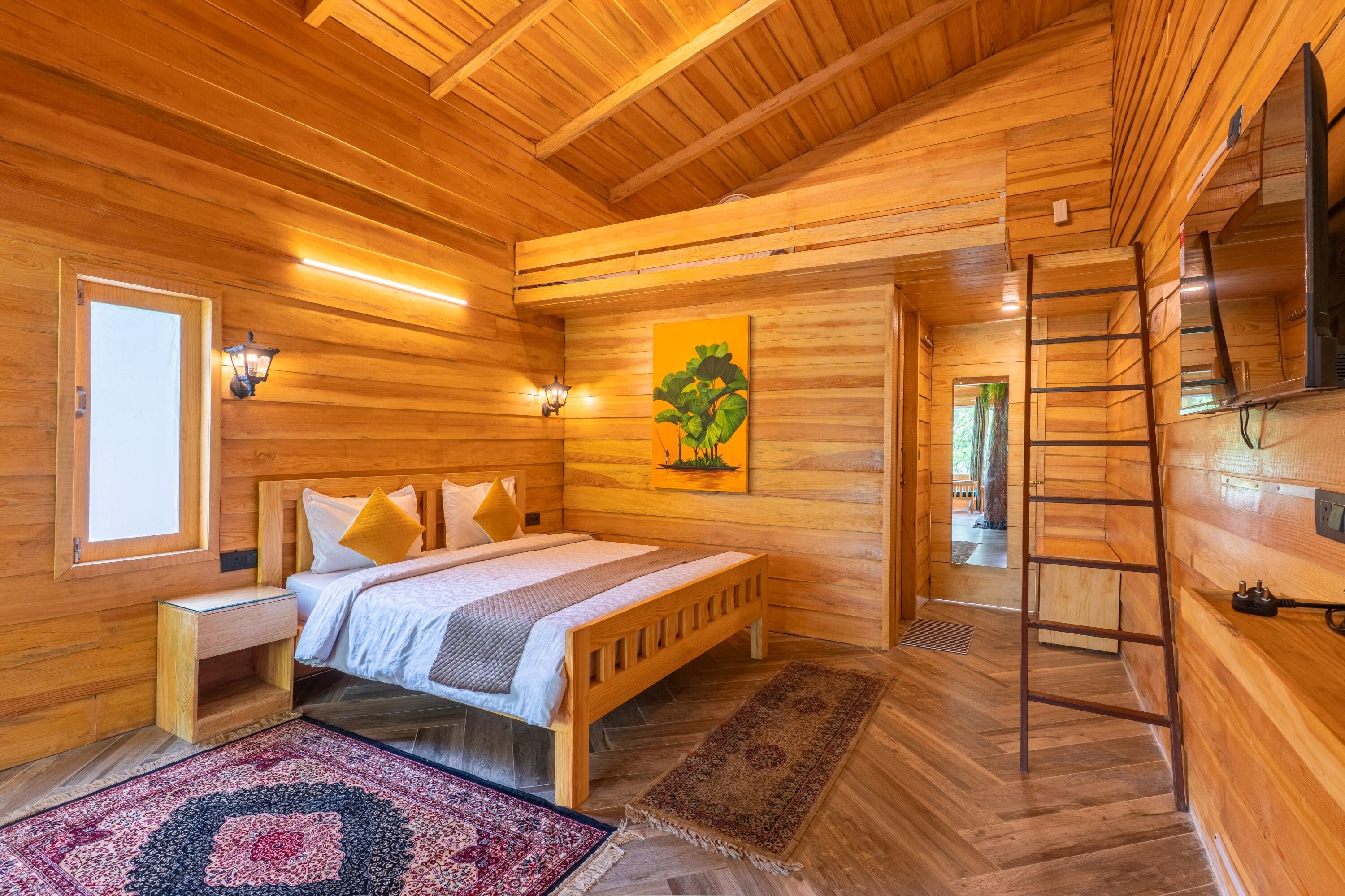 Duplex Jacuzzi Suite (Lake View)