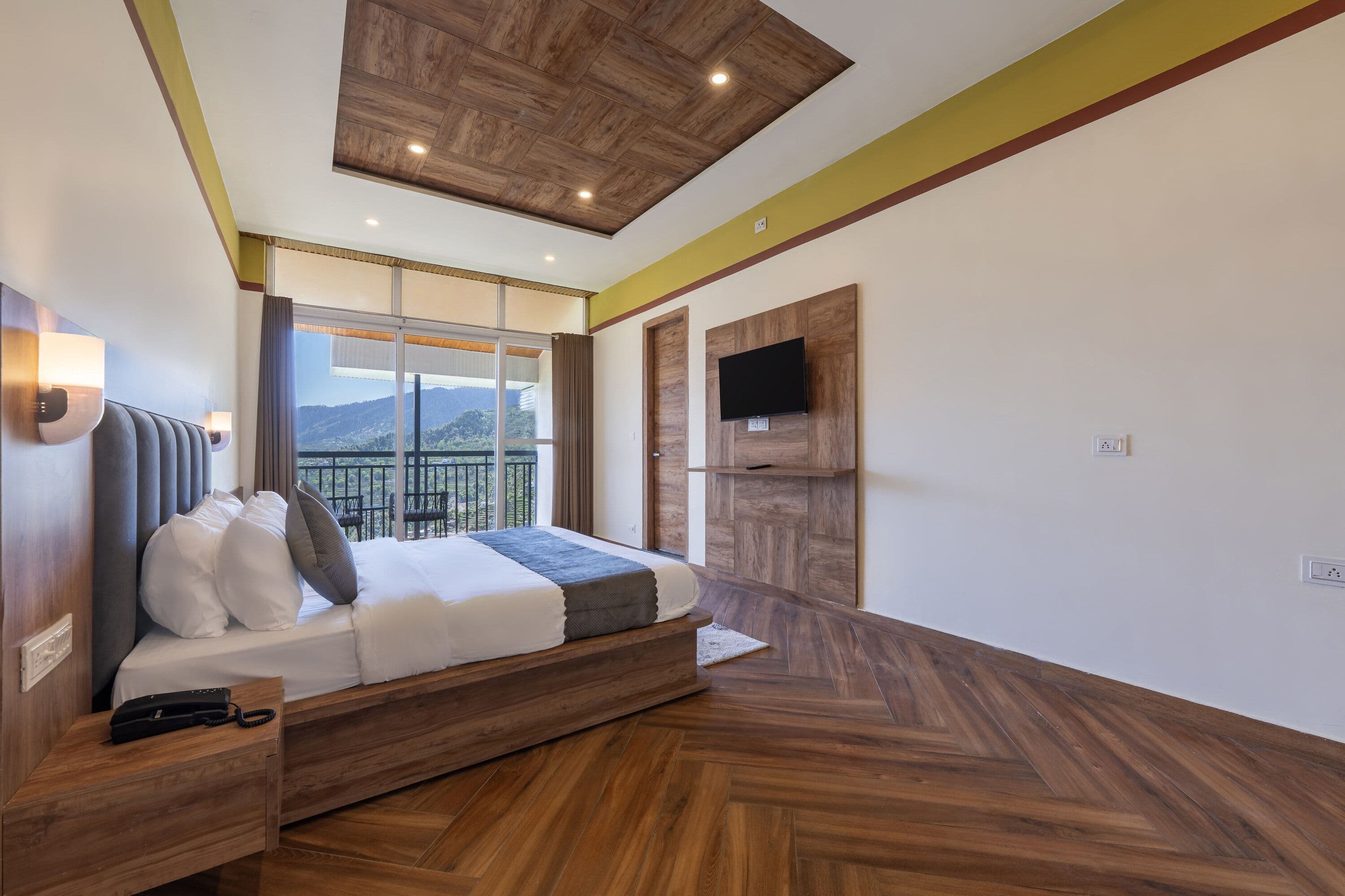 Deluxe Room with Balcony (Valley View)