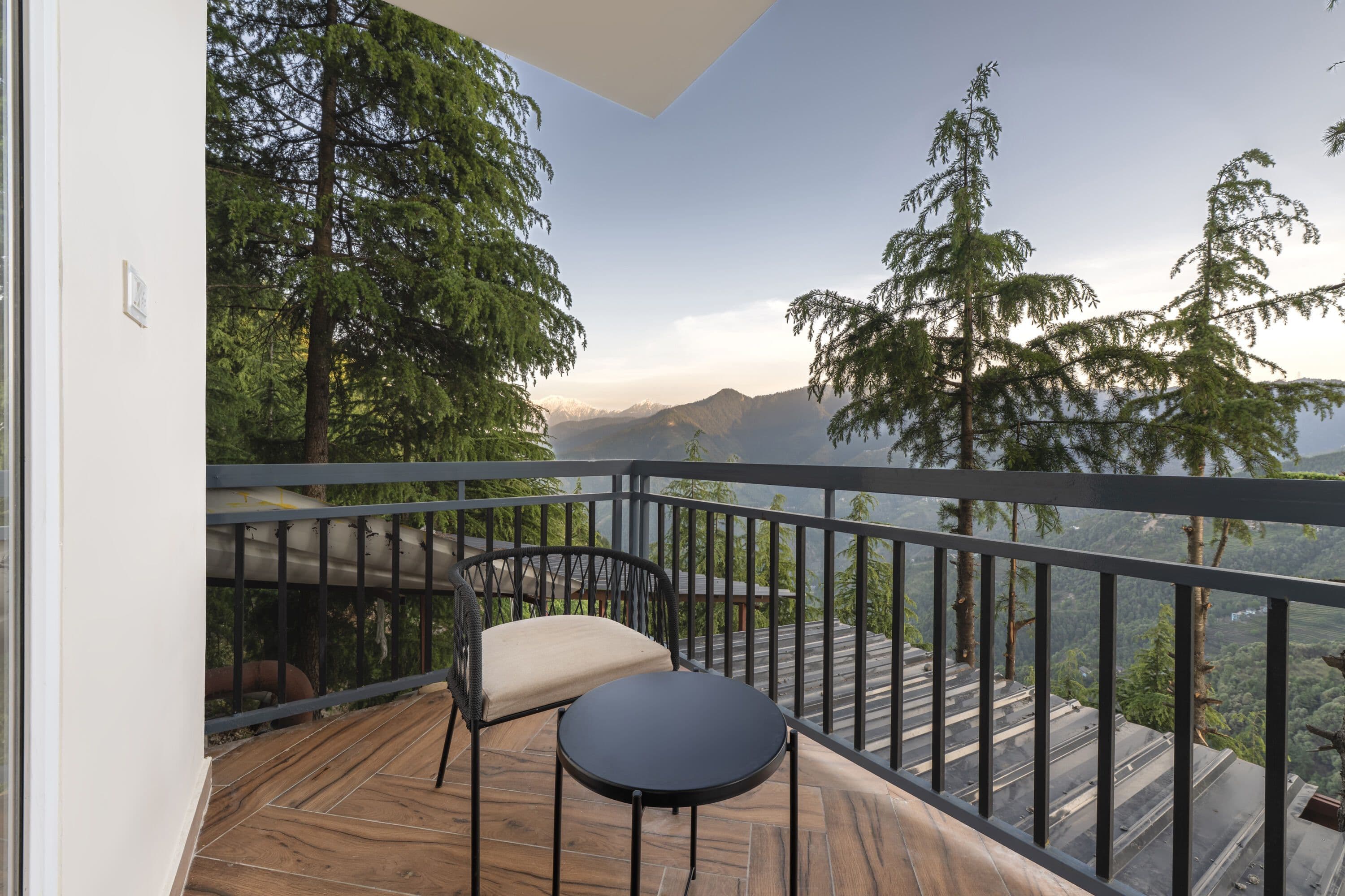 Superior Deluxe Room with Balcony (Valley View)