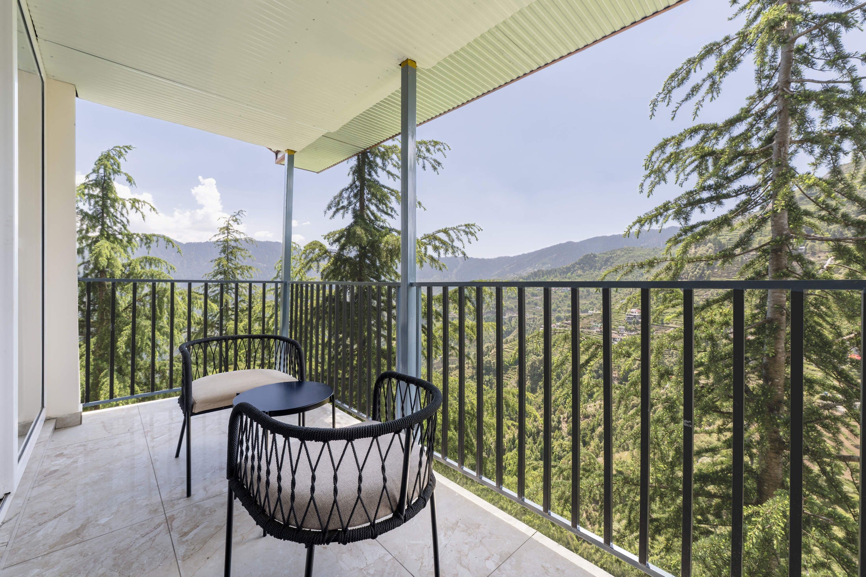 Premier Jacuzzi Room with Balcony (Valley View)