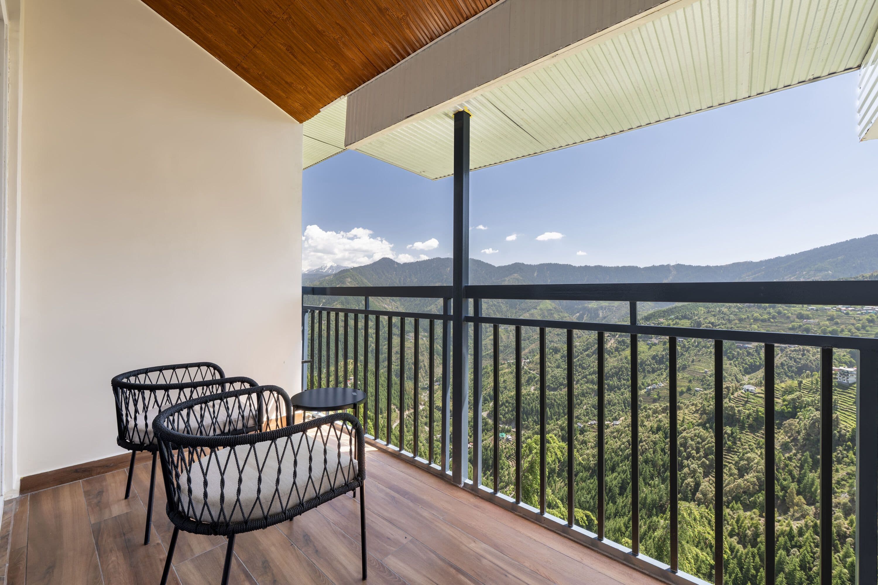Duplex Attic Room with Balcony (Valley View)