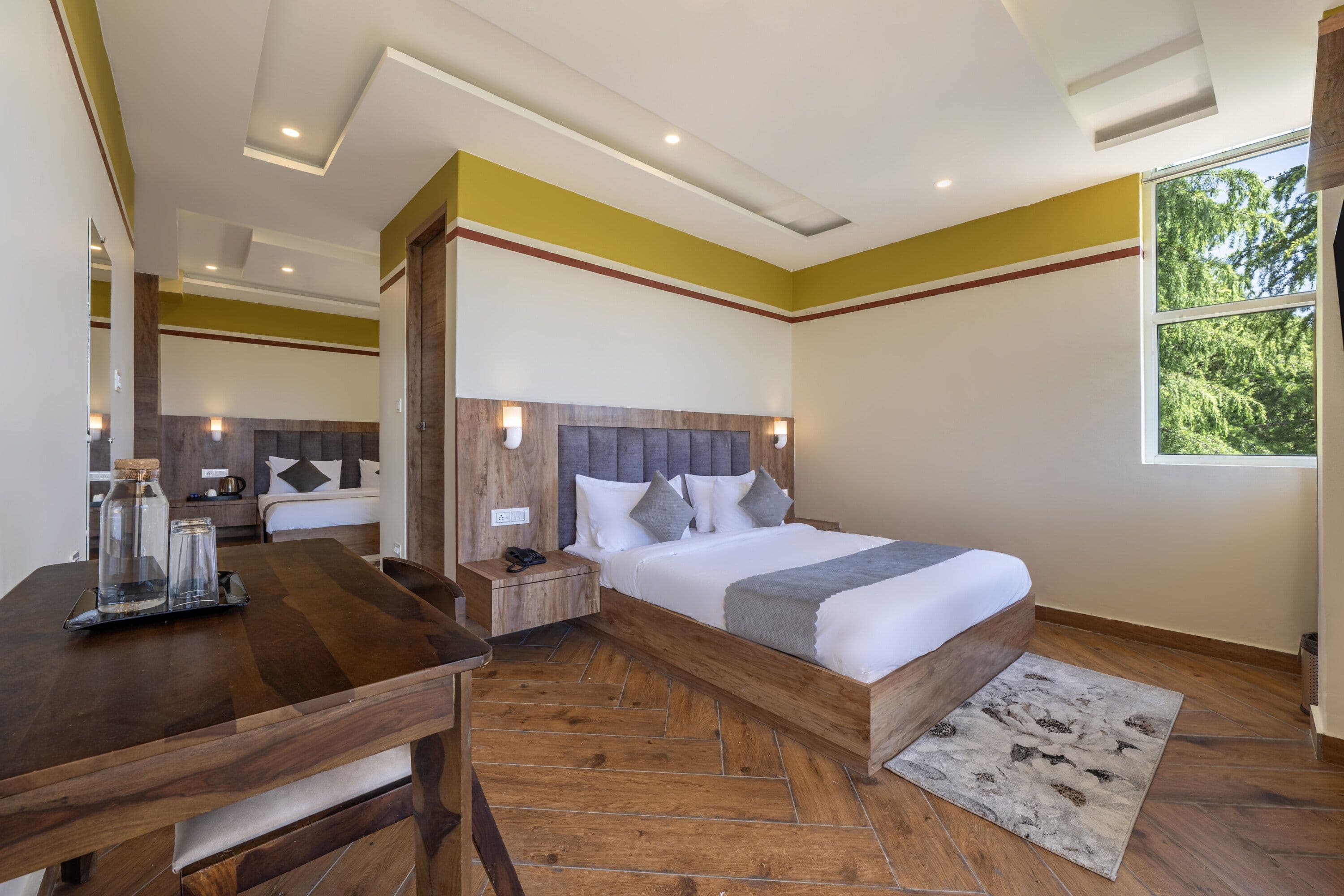 Deluxe Family Room with Balcony (Valley View)