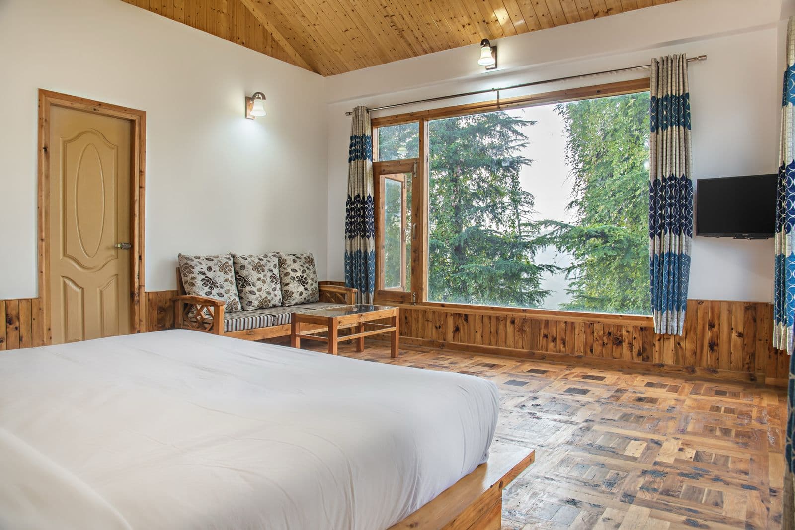 Deluxe Room at Echor Himalayana Retreat Dharamshala