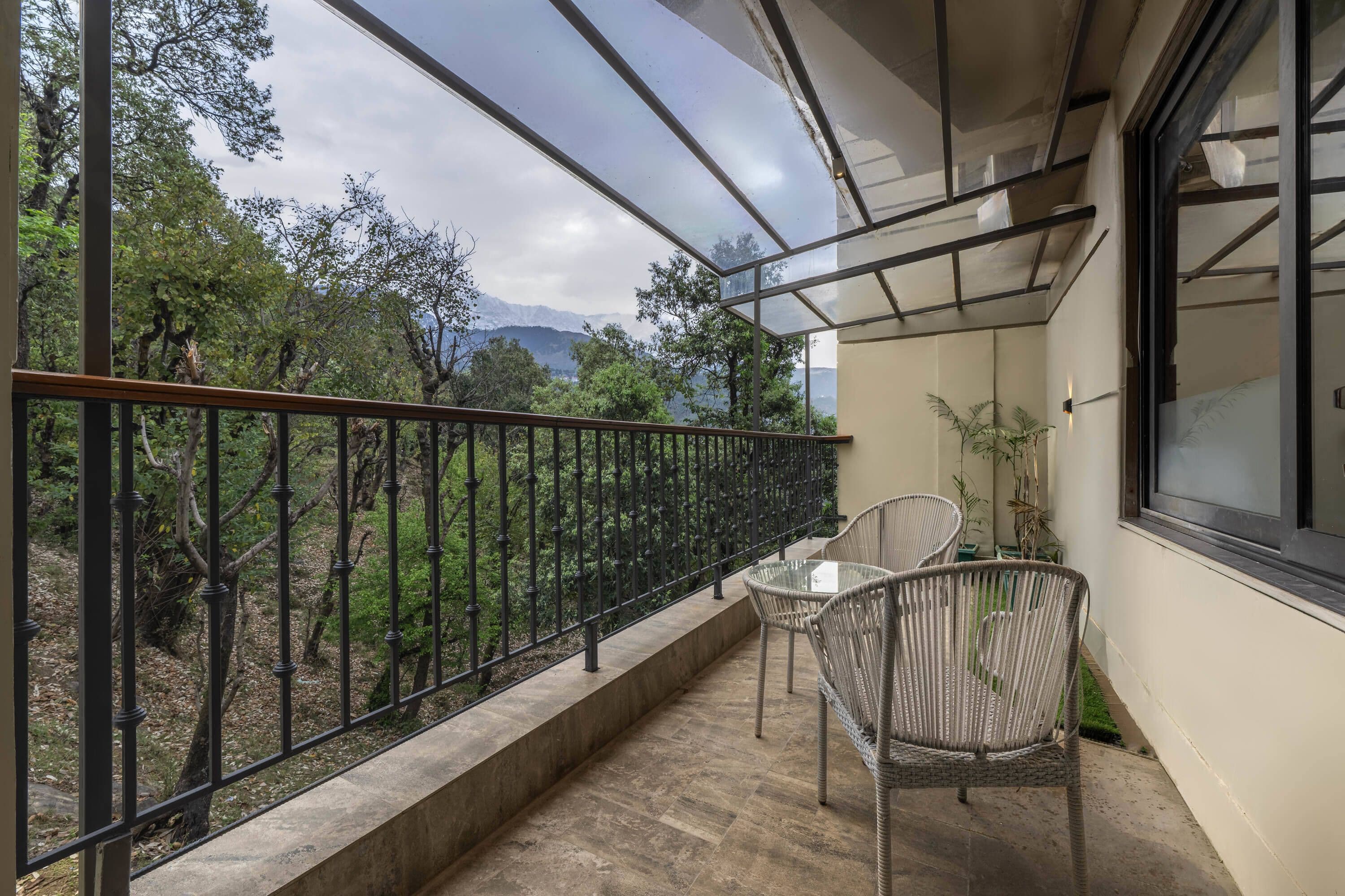 MTV Hot Tub Room with Balcony (Forest View)