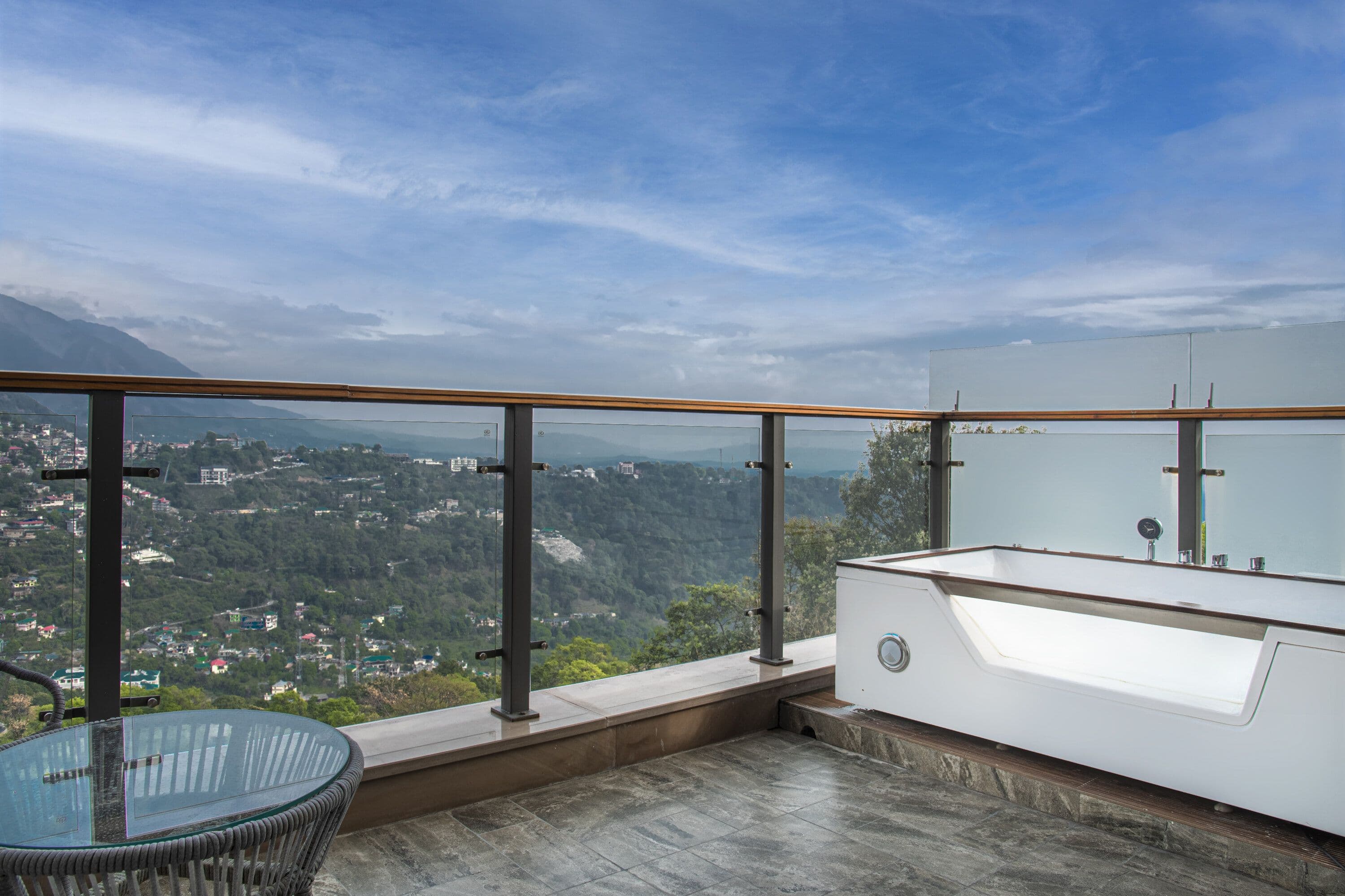 MTV Club Jacuzzi Room (Mountain View)