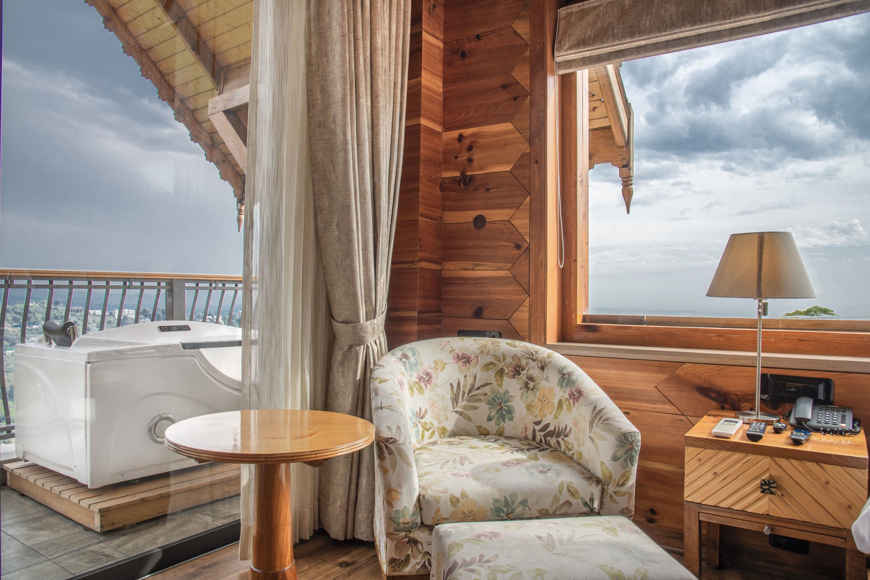 Swiss Wooden Chalet with Jacuzzi (Mountain View)