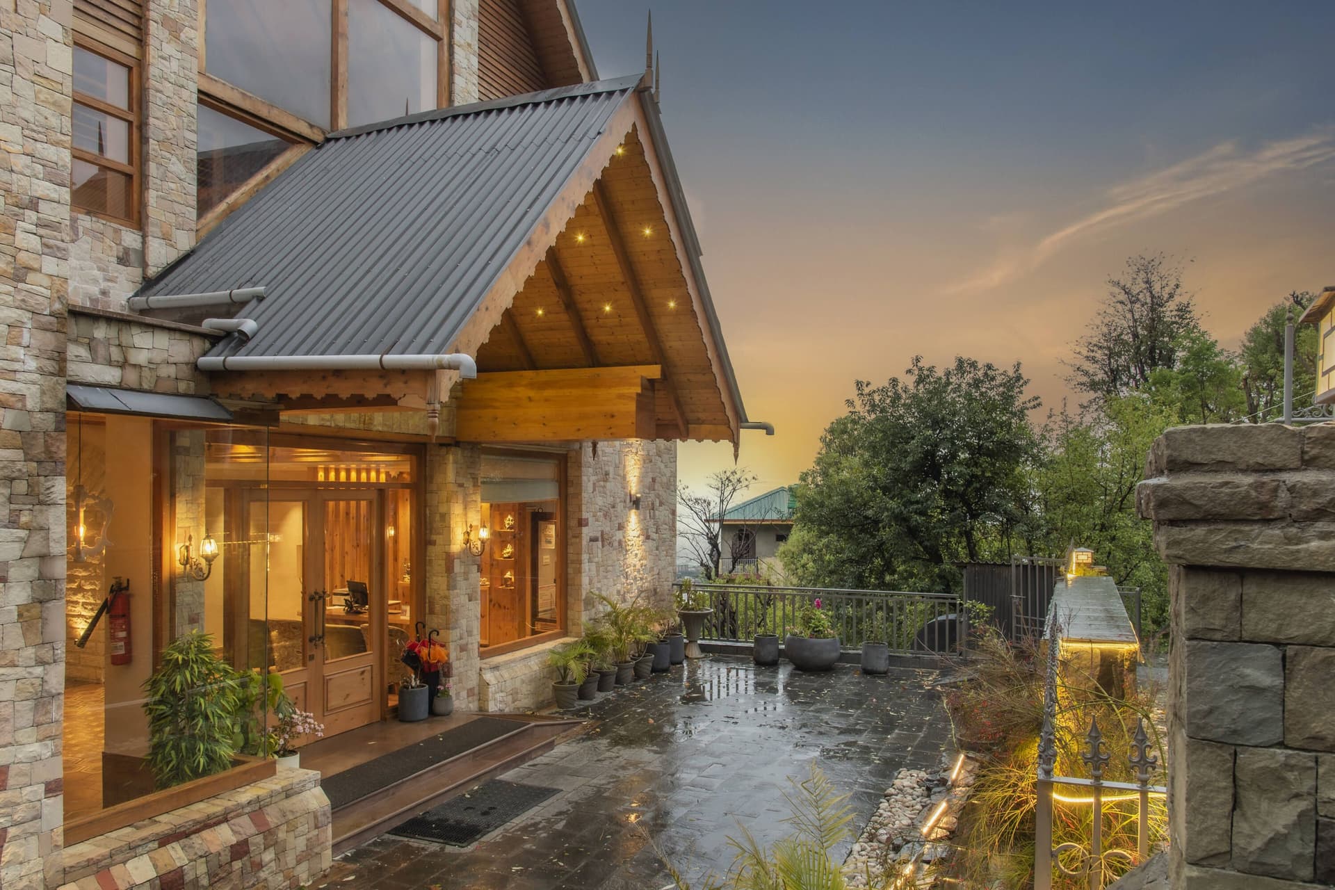 Discovering Dharamshala's Top Luxe Resorts & Villas