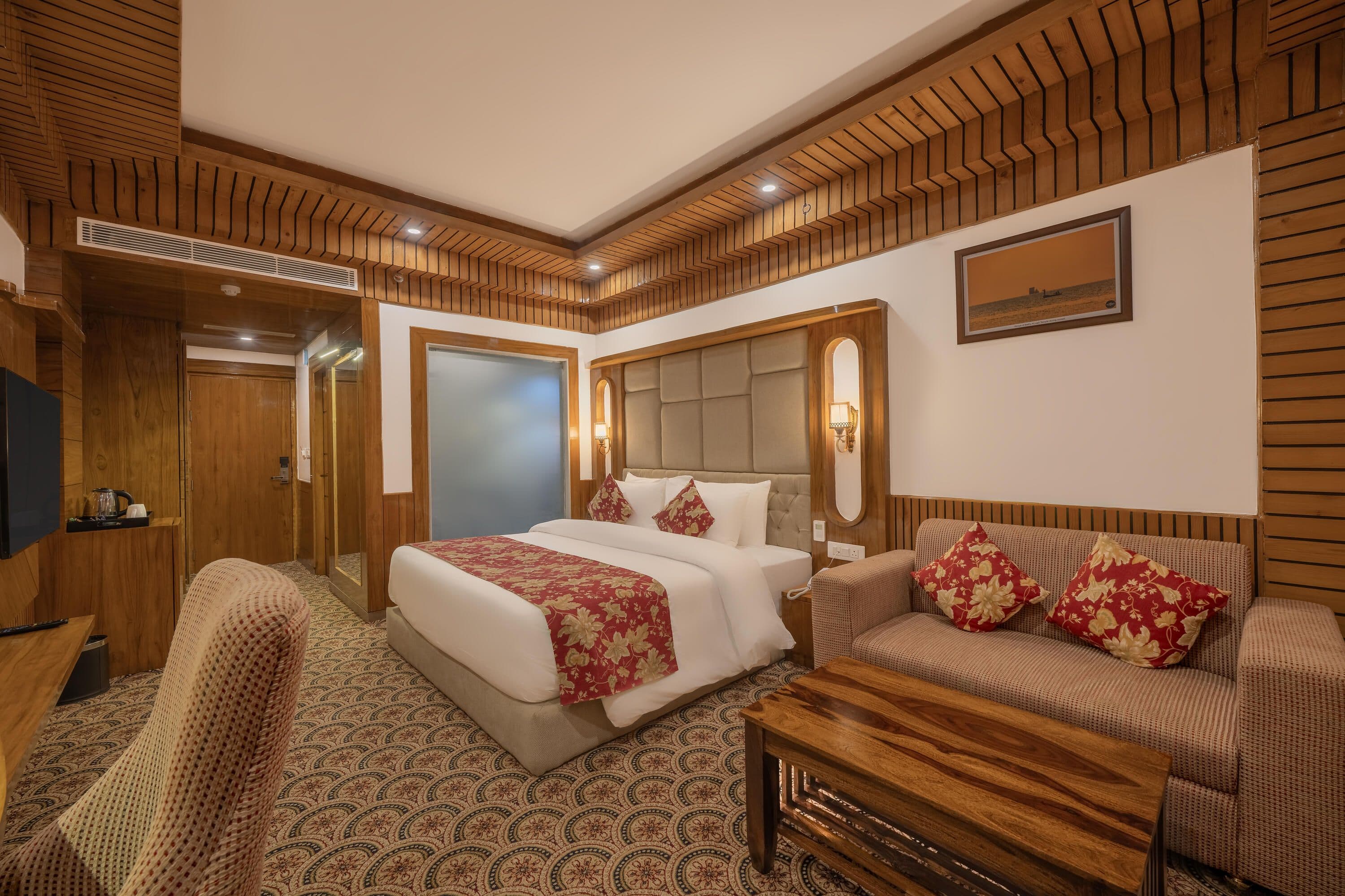 Luxury Classic Room with Balcony (Pool View)