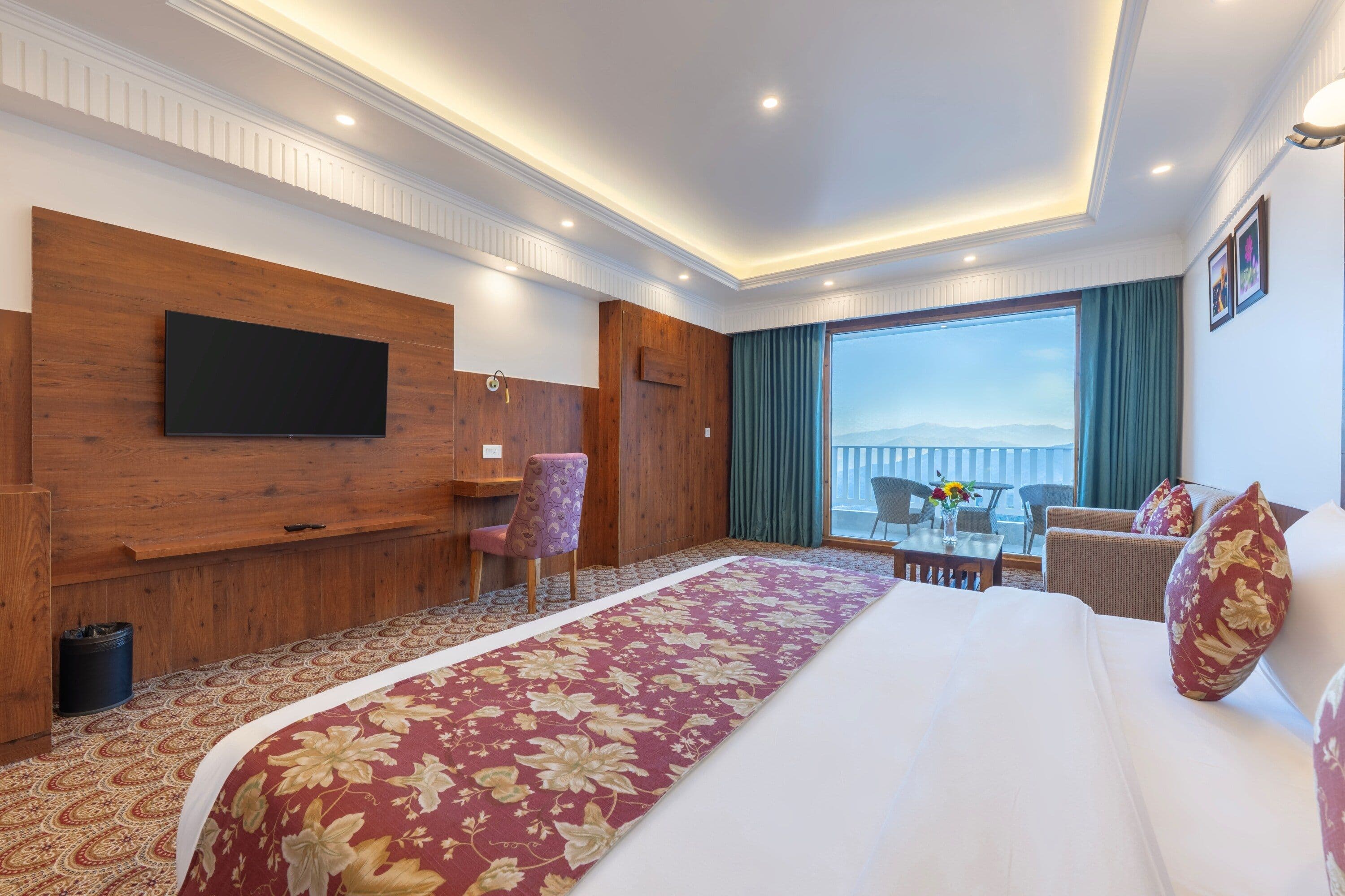 Premium Room with Balcony (Valley View)