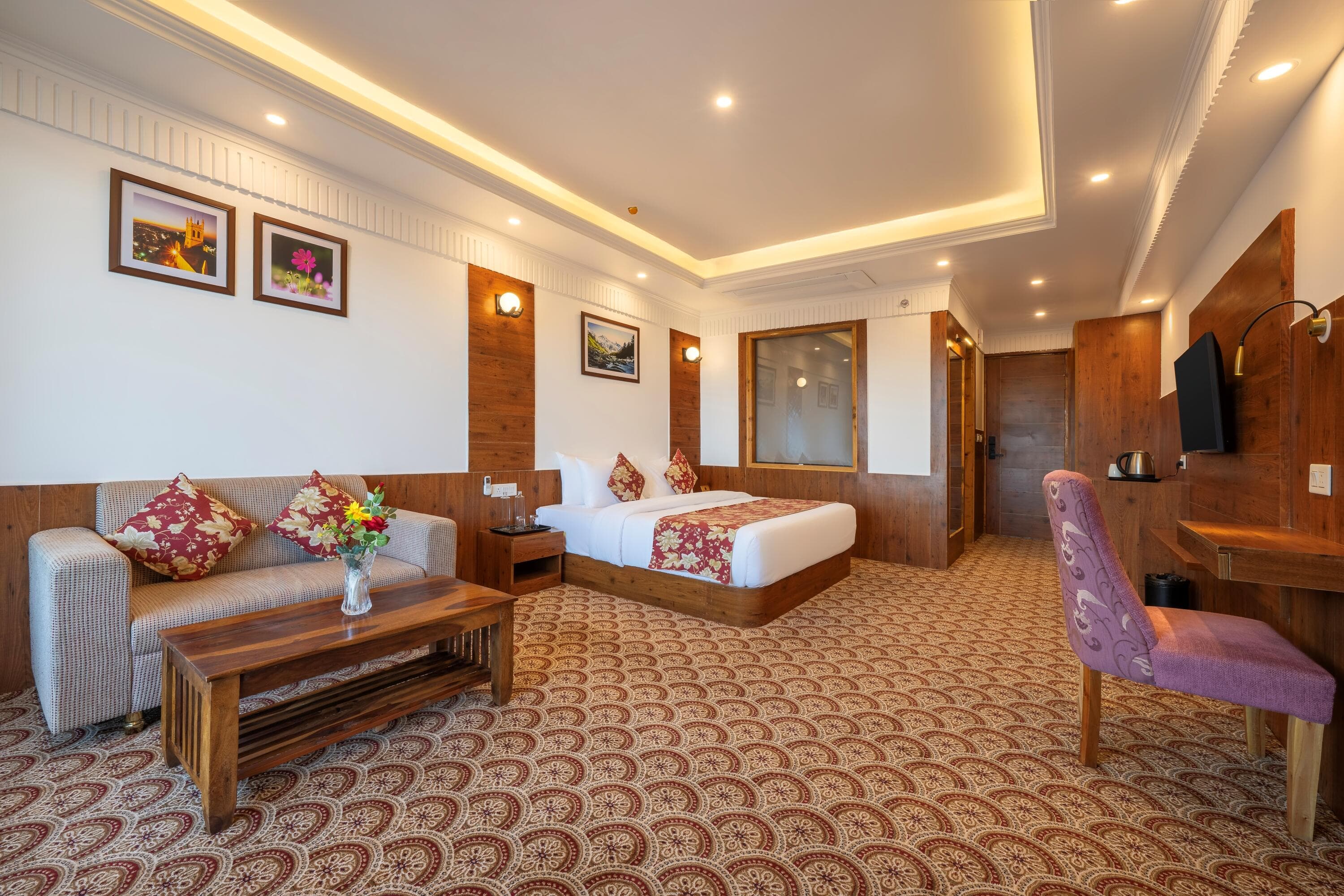 Premium Room with Balcony (Valley View)