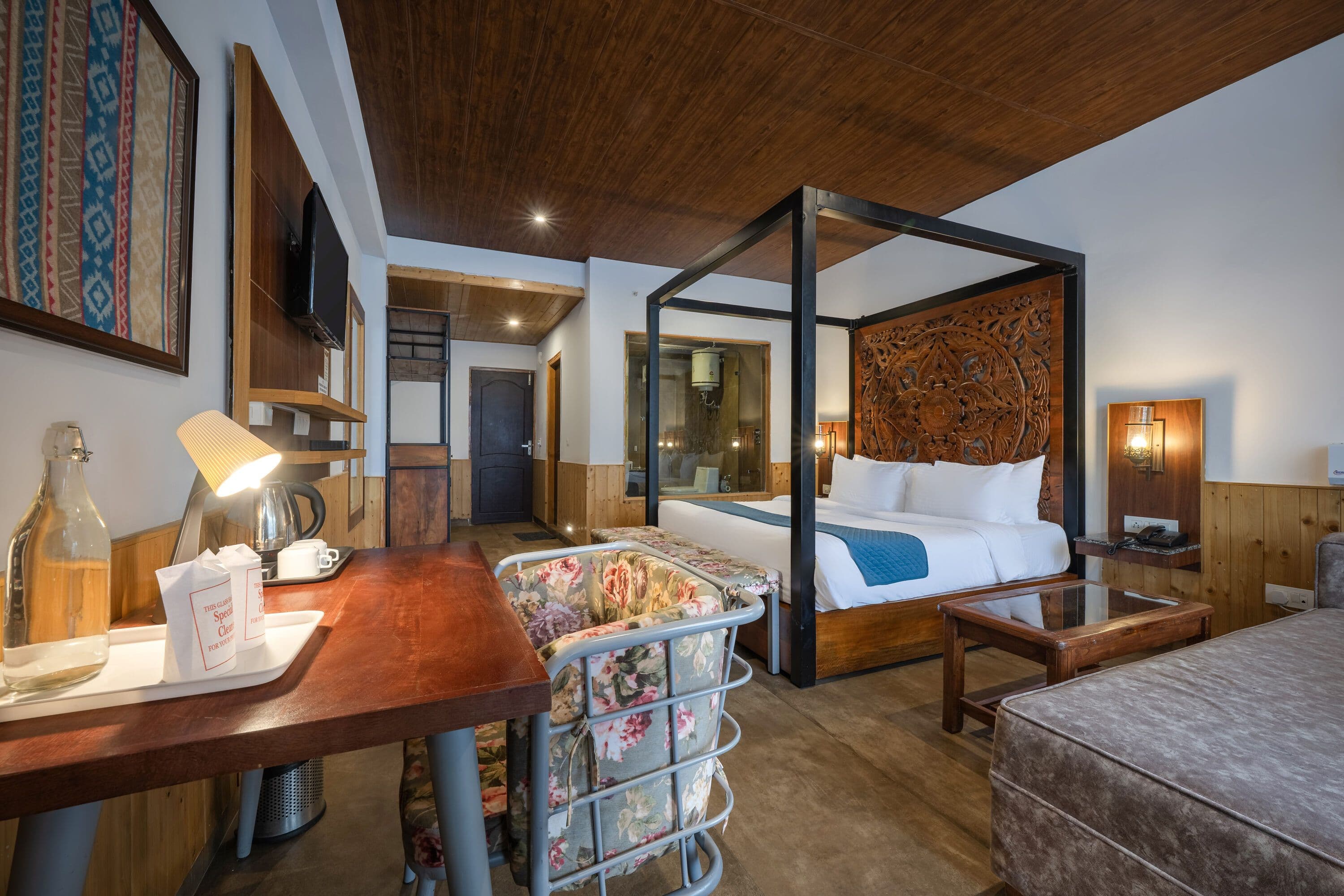 Superior Deluxe Room with Balcony (Mountain View)