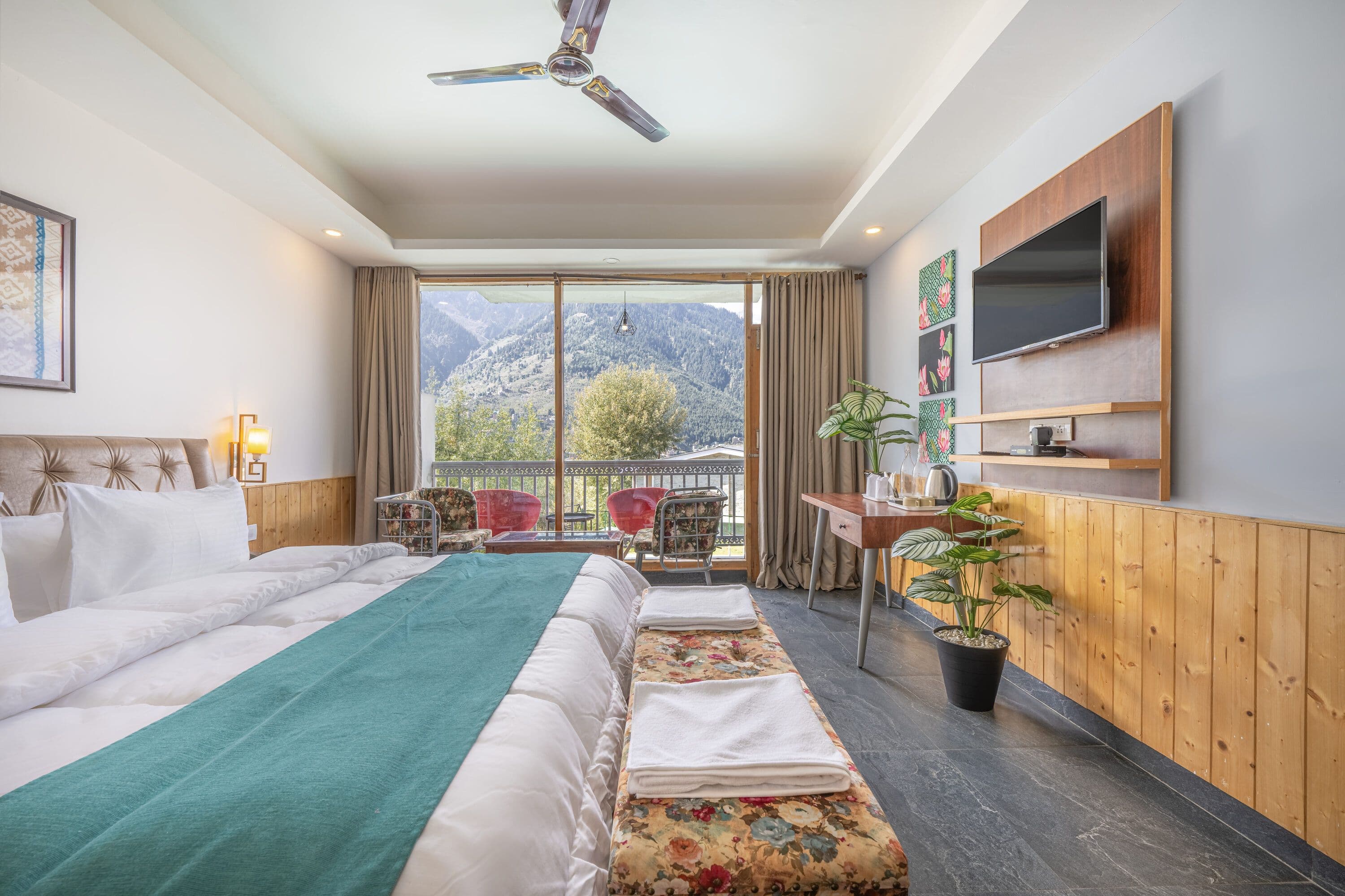 Deluxe Room with Balcony (Pool View)