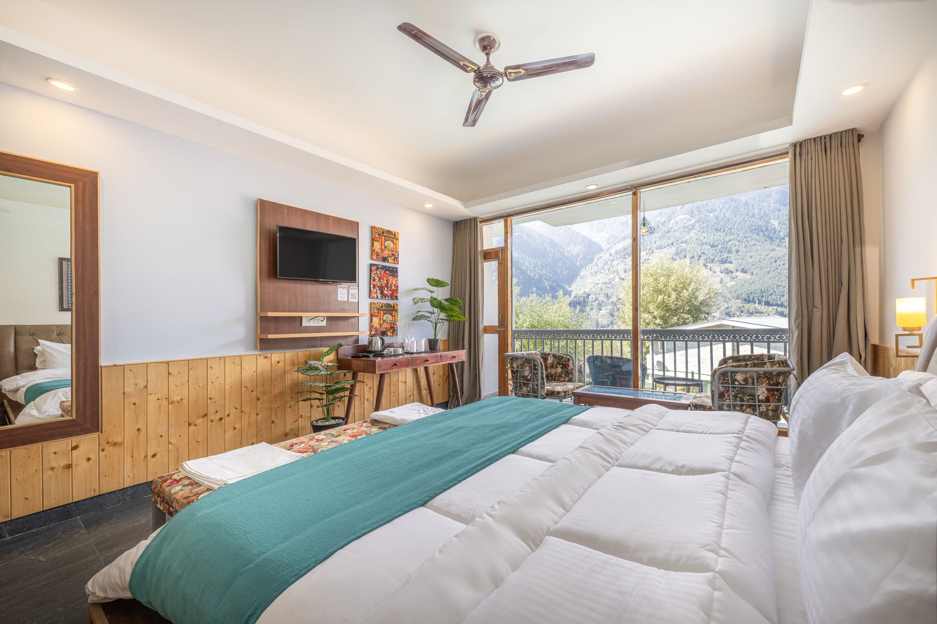 Deluxe Room with Balcony (Pool View)
