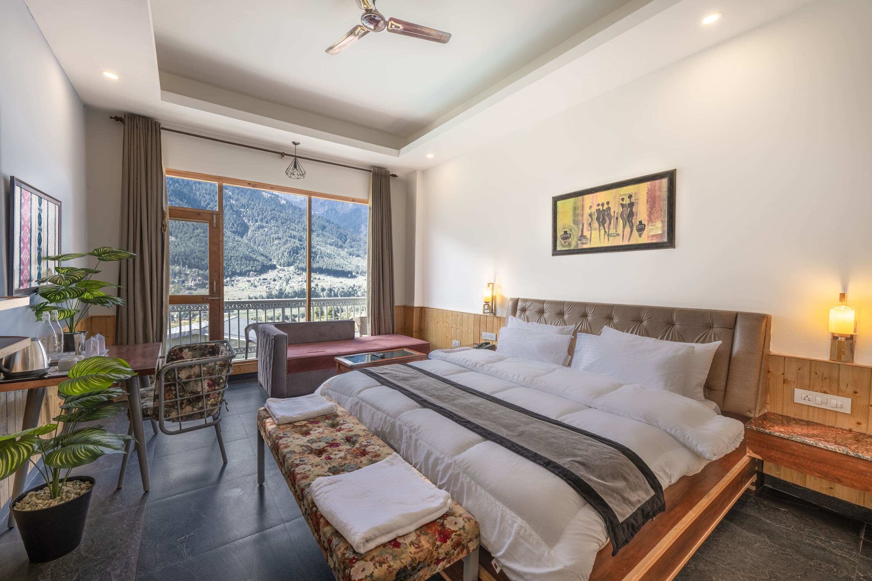 Deluxe Room with Balcony (Mountain View)