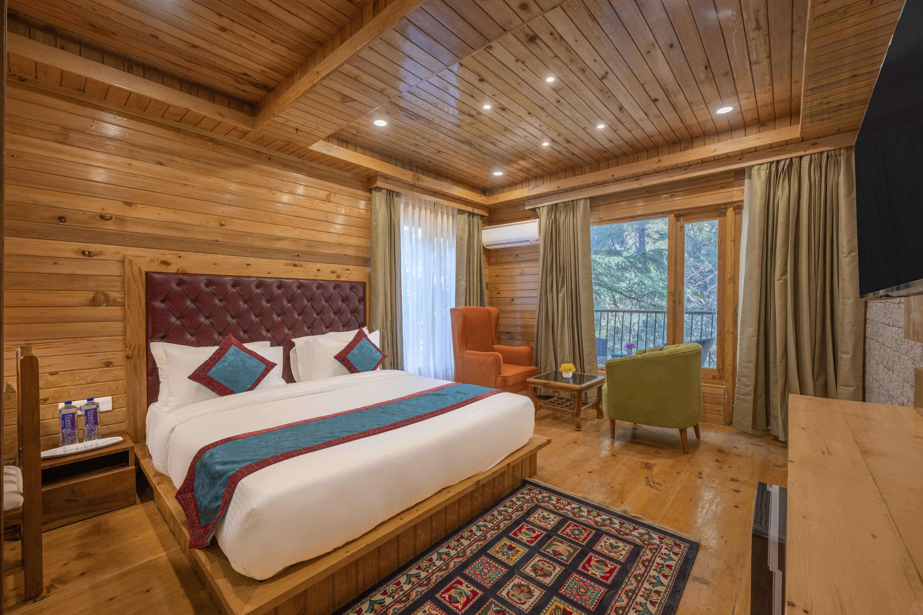 Luxury Room with Balcony