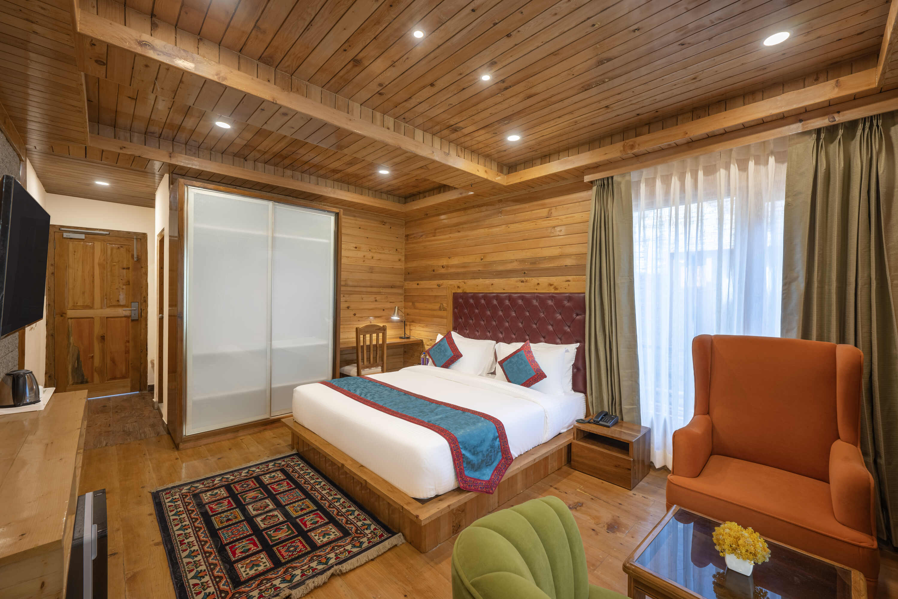 Luxury Room with Balcony