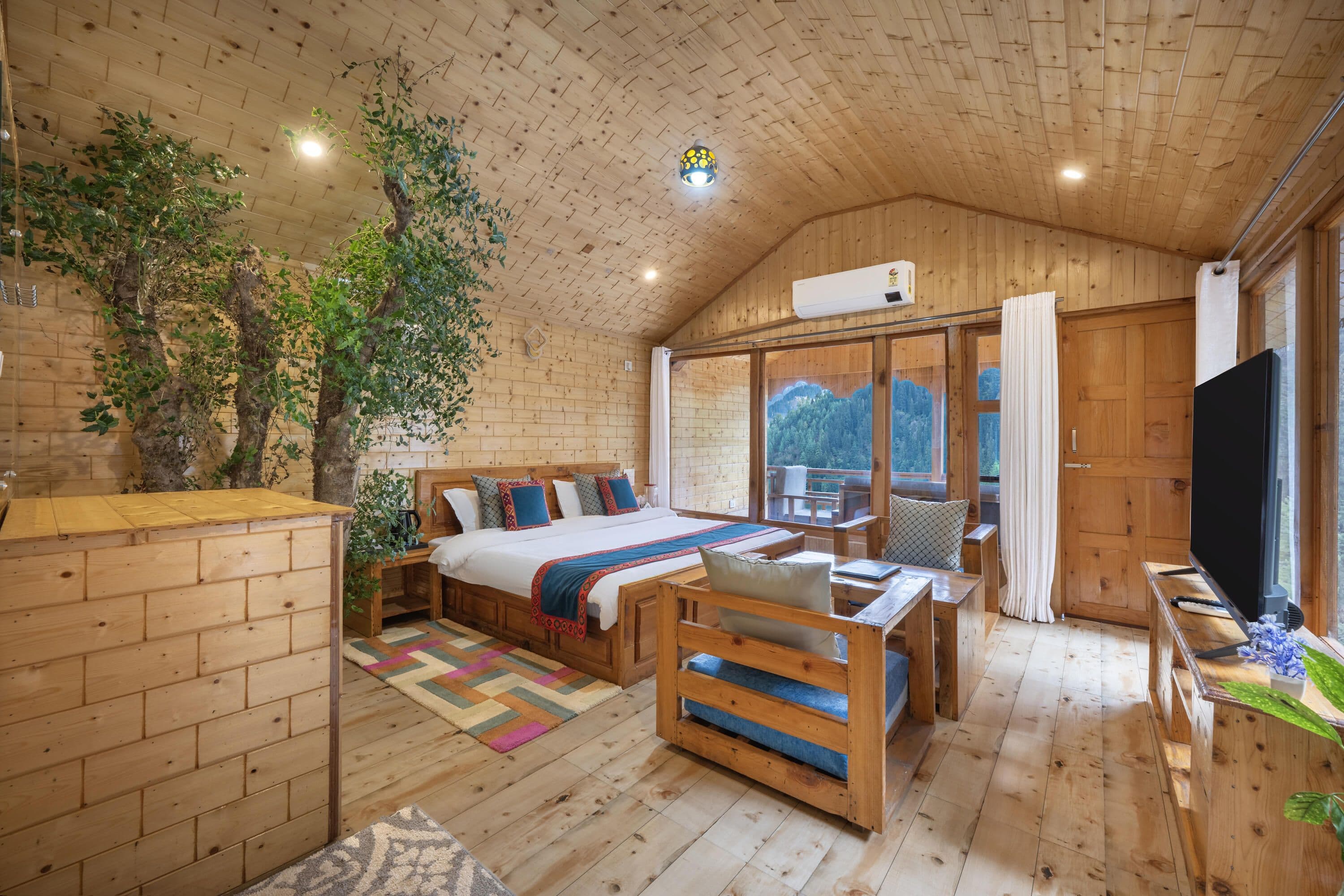 Whispering Tree Cottage with Balcony (Valley View)