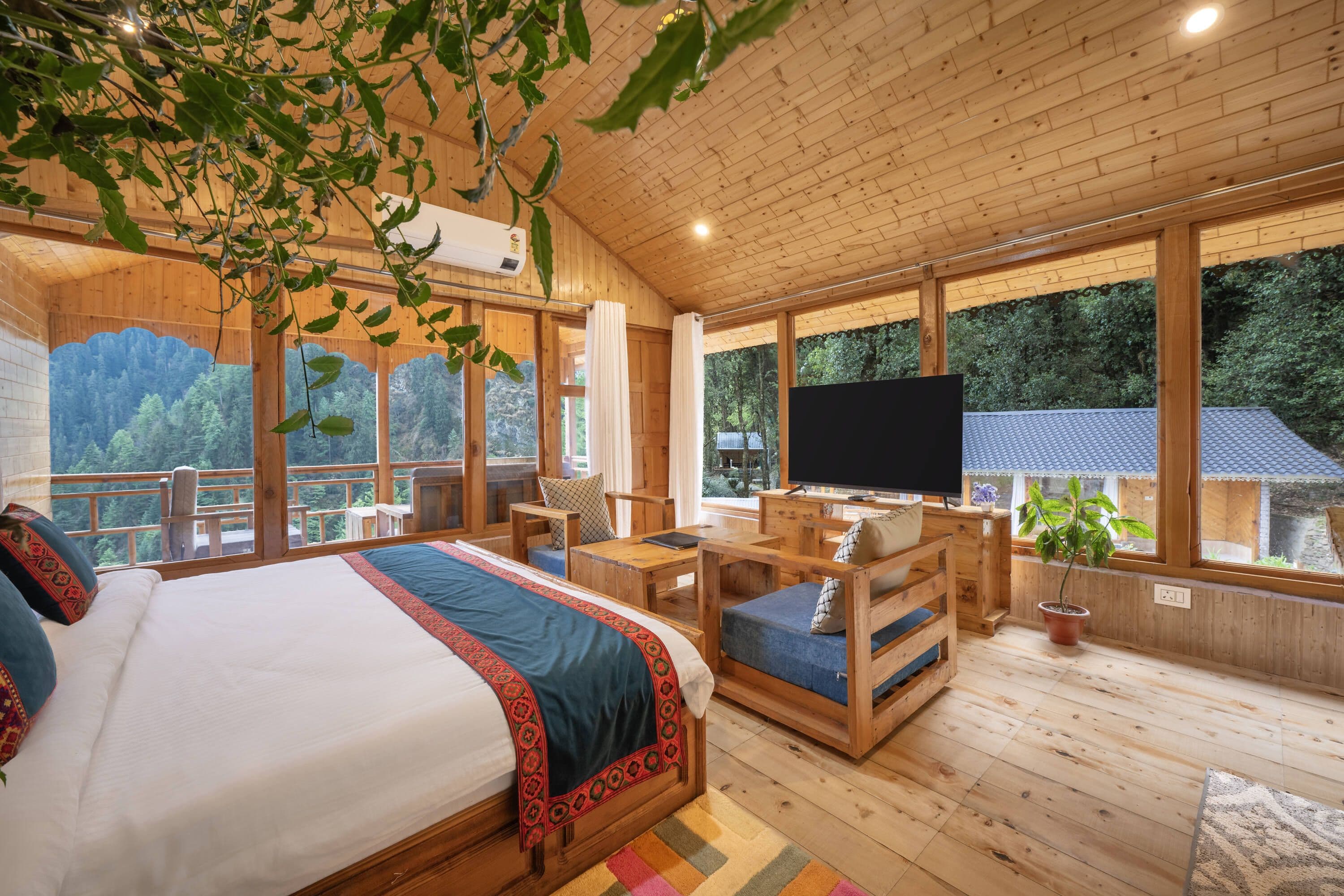 Whispering Tree Cottage with Balcony (Valley View)