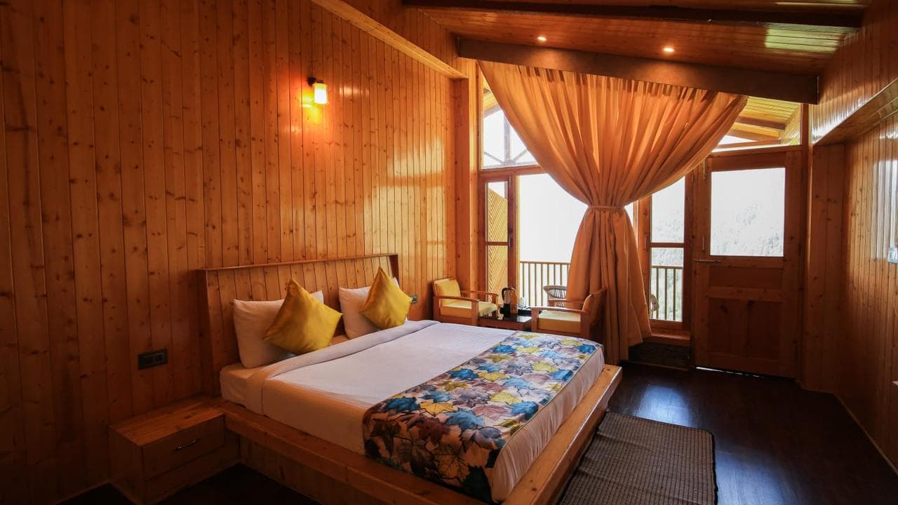 Valley Vista Room with Balcony & Valley View at Echor Mountain Crest