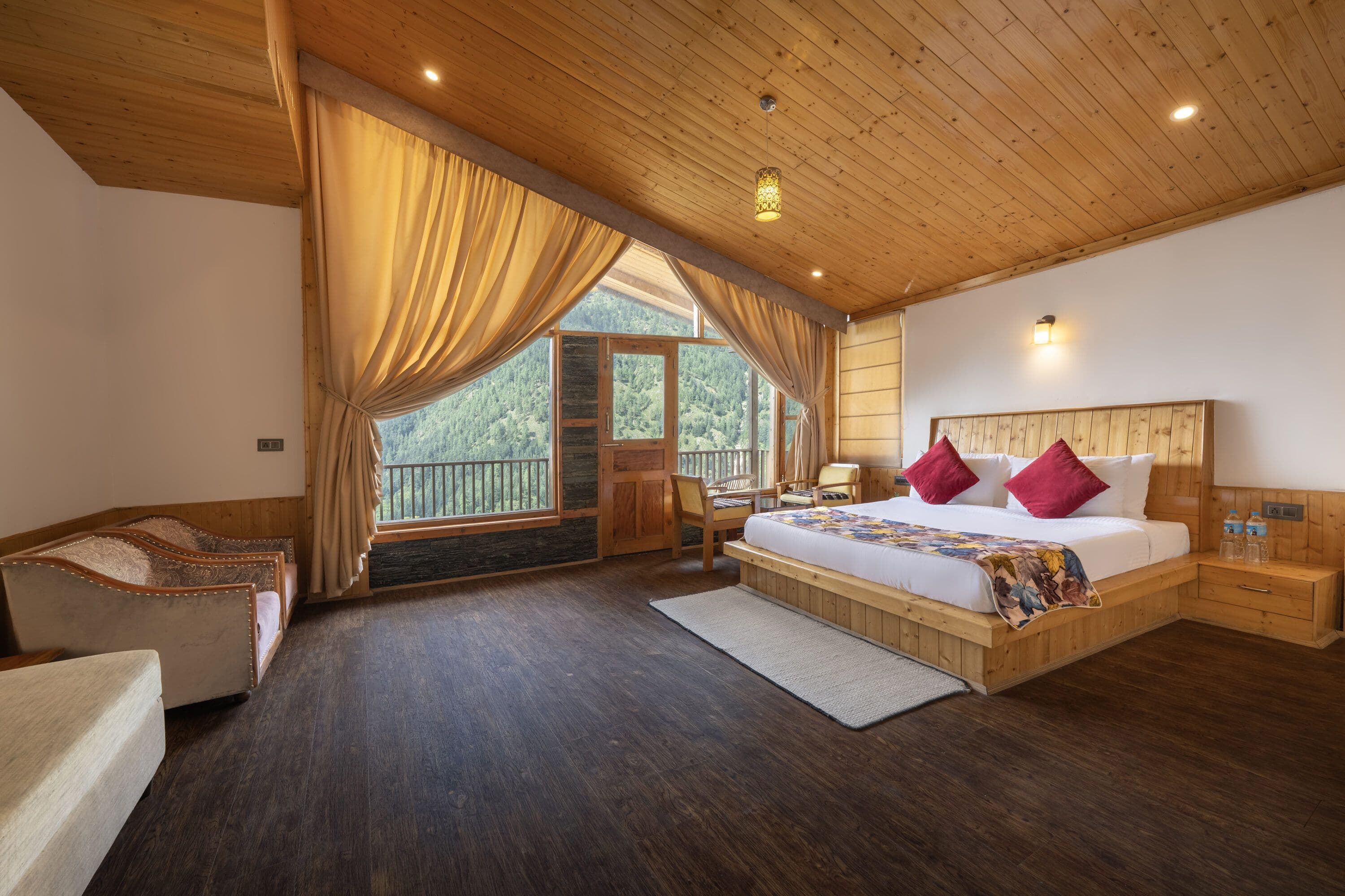 Grand Valley Vista Room with Balcony (Valley View)