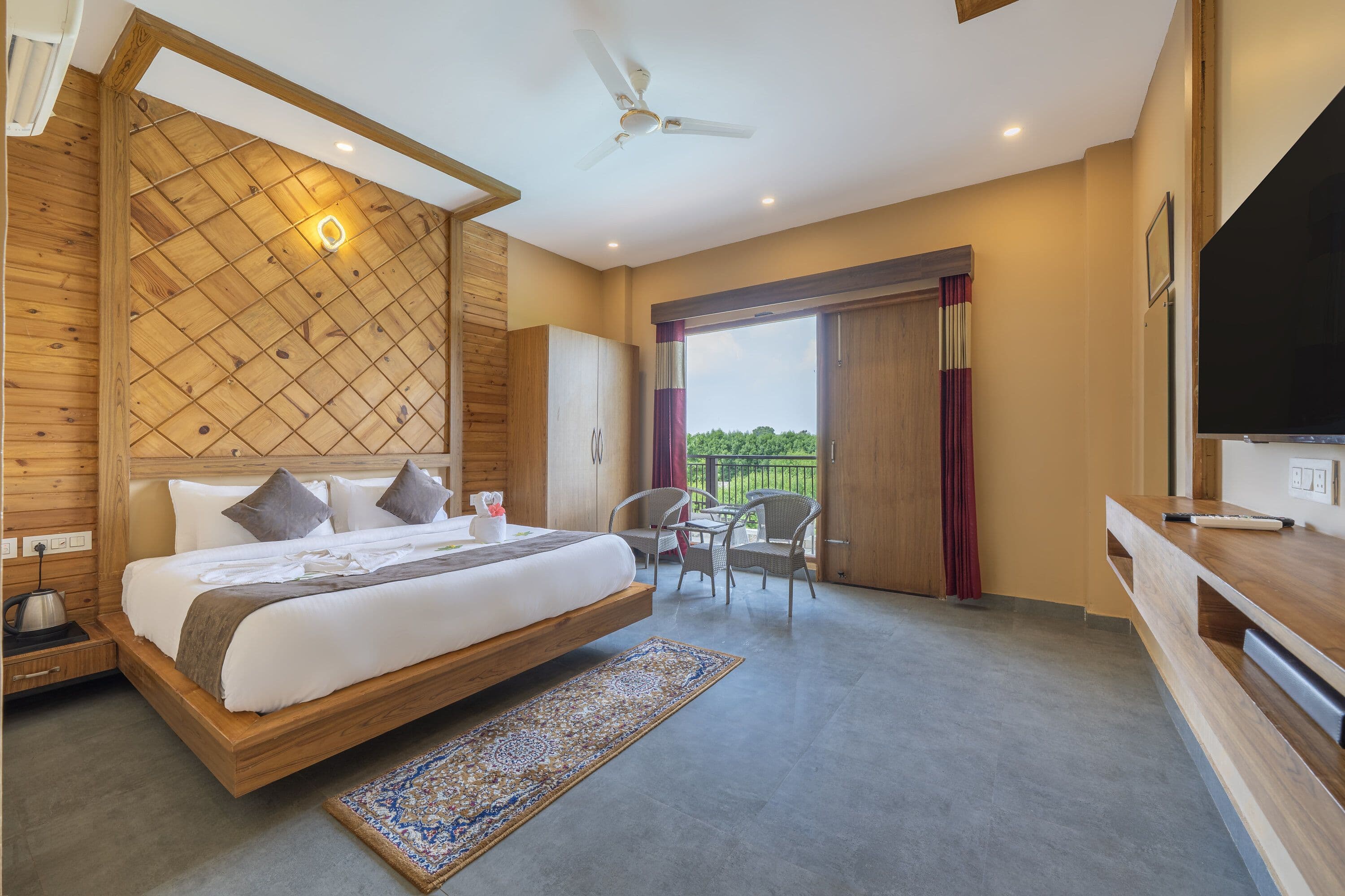 Deluxe Room with Balcony (Pool View)