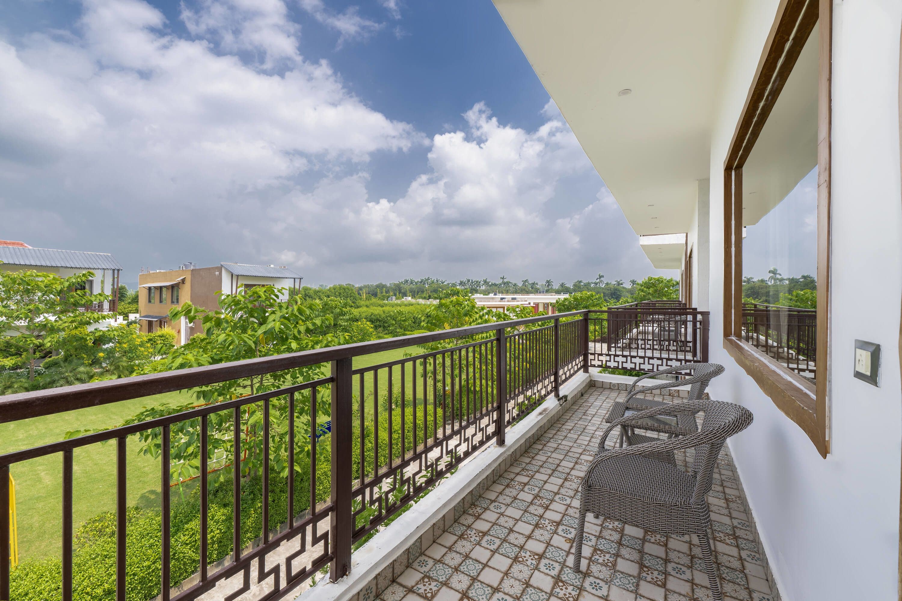 Royal Suite with Balcony (Garden View)