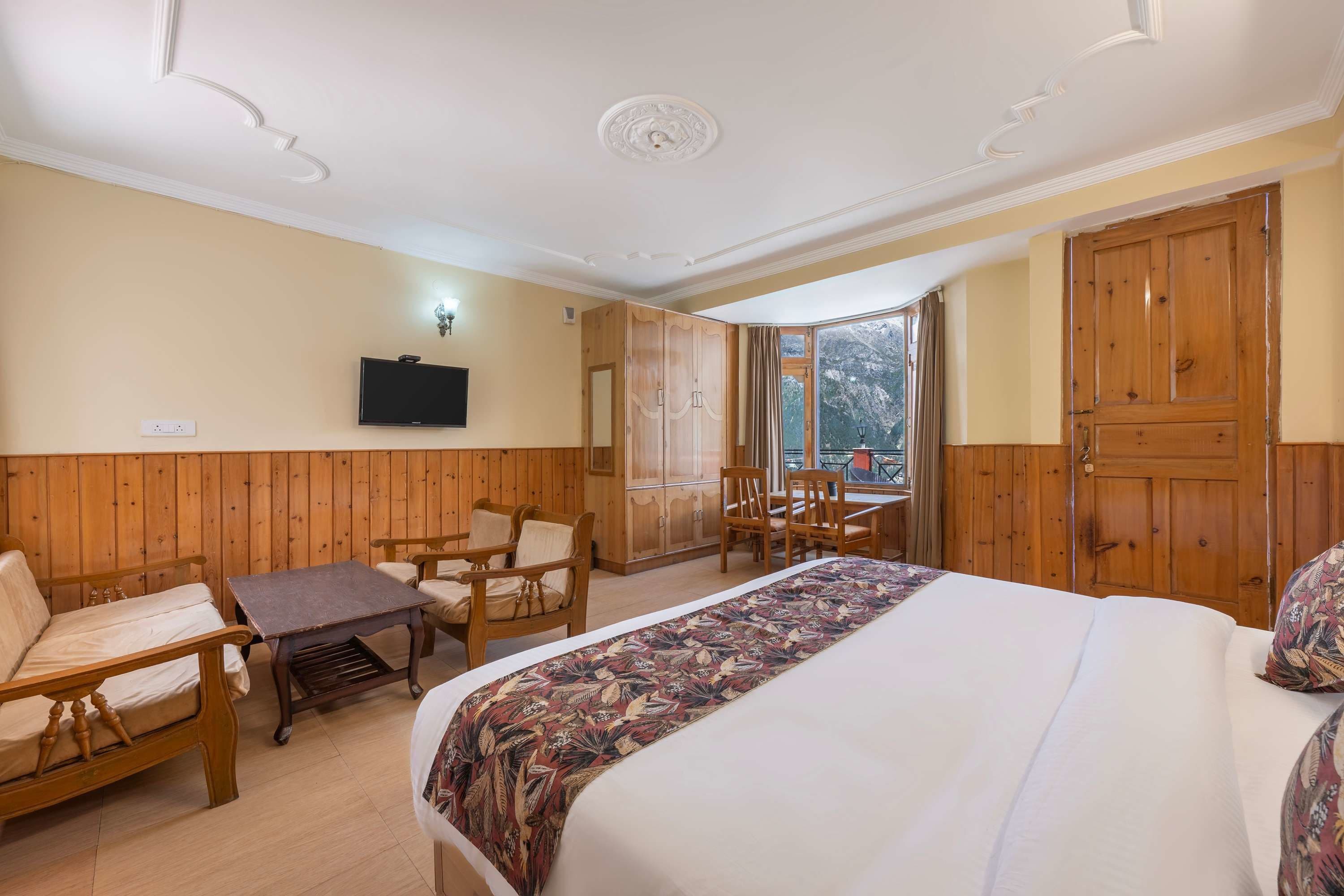 Cottage Room with Open Terrace (Mountain View)
