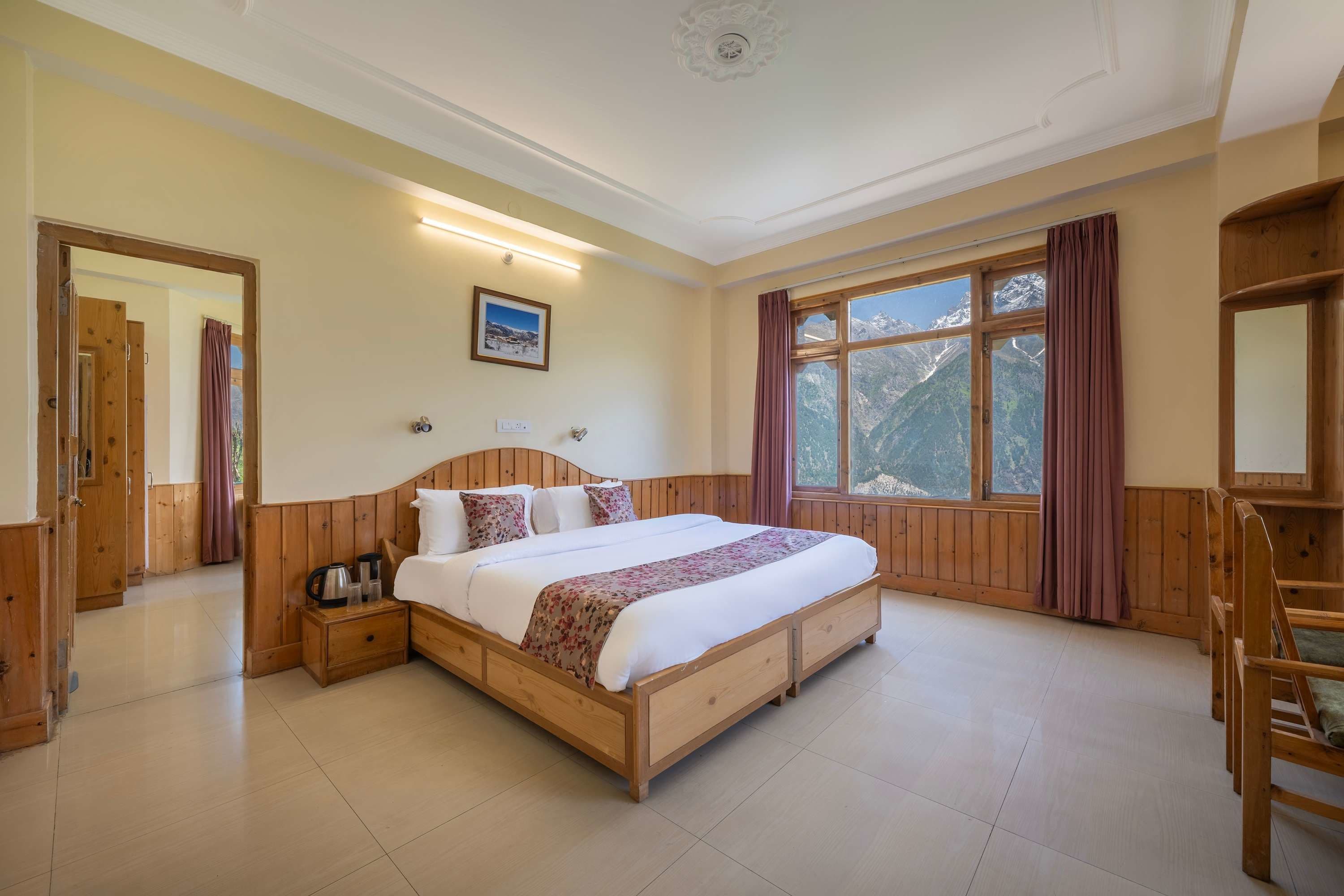 Family Room (Mountain View)