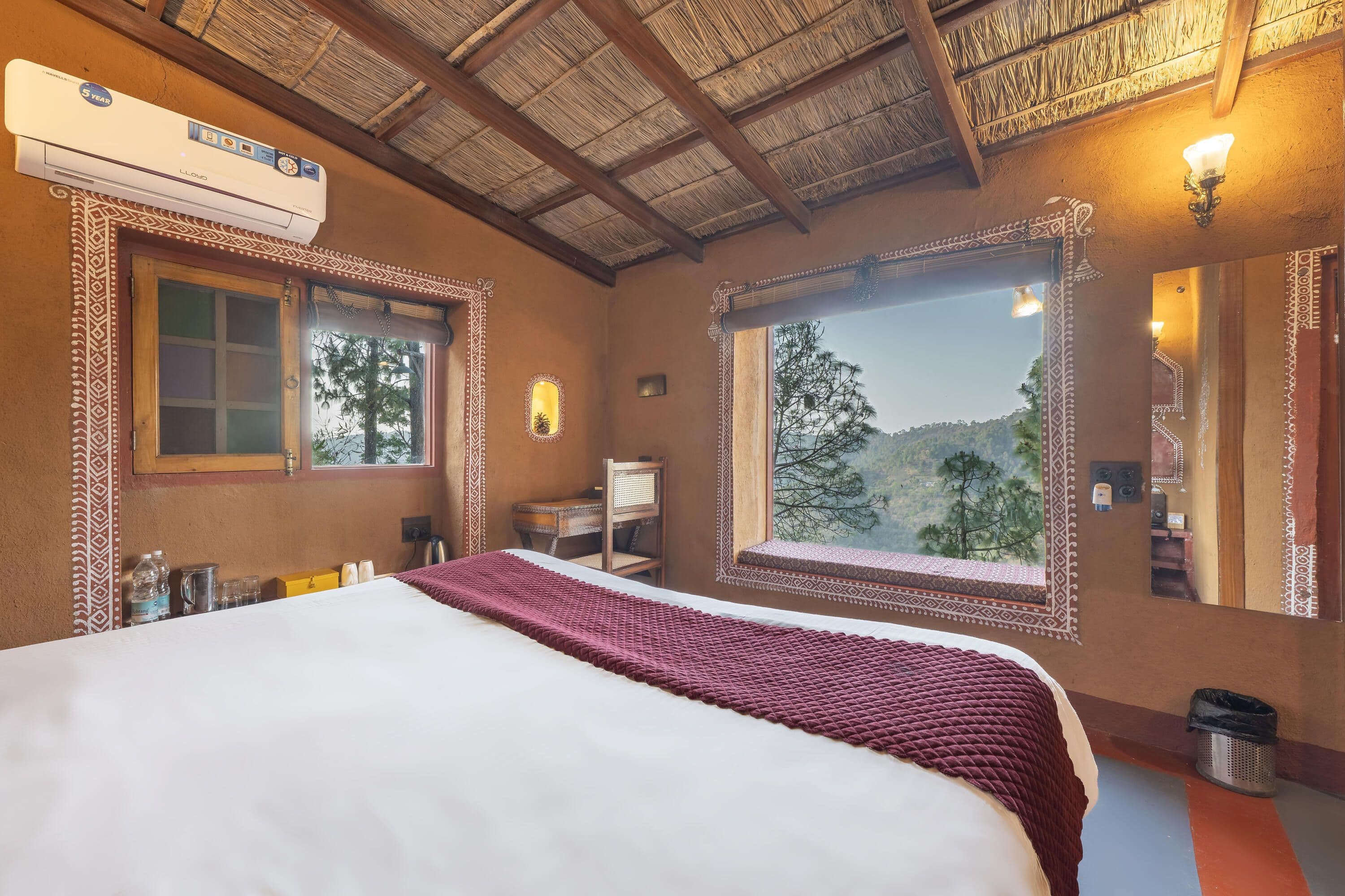 Prakriti Cottage with Private Lawn (Mountain View)