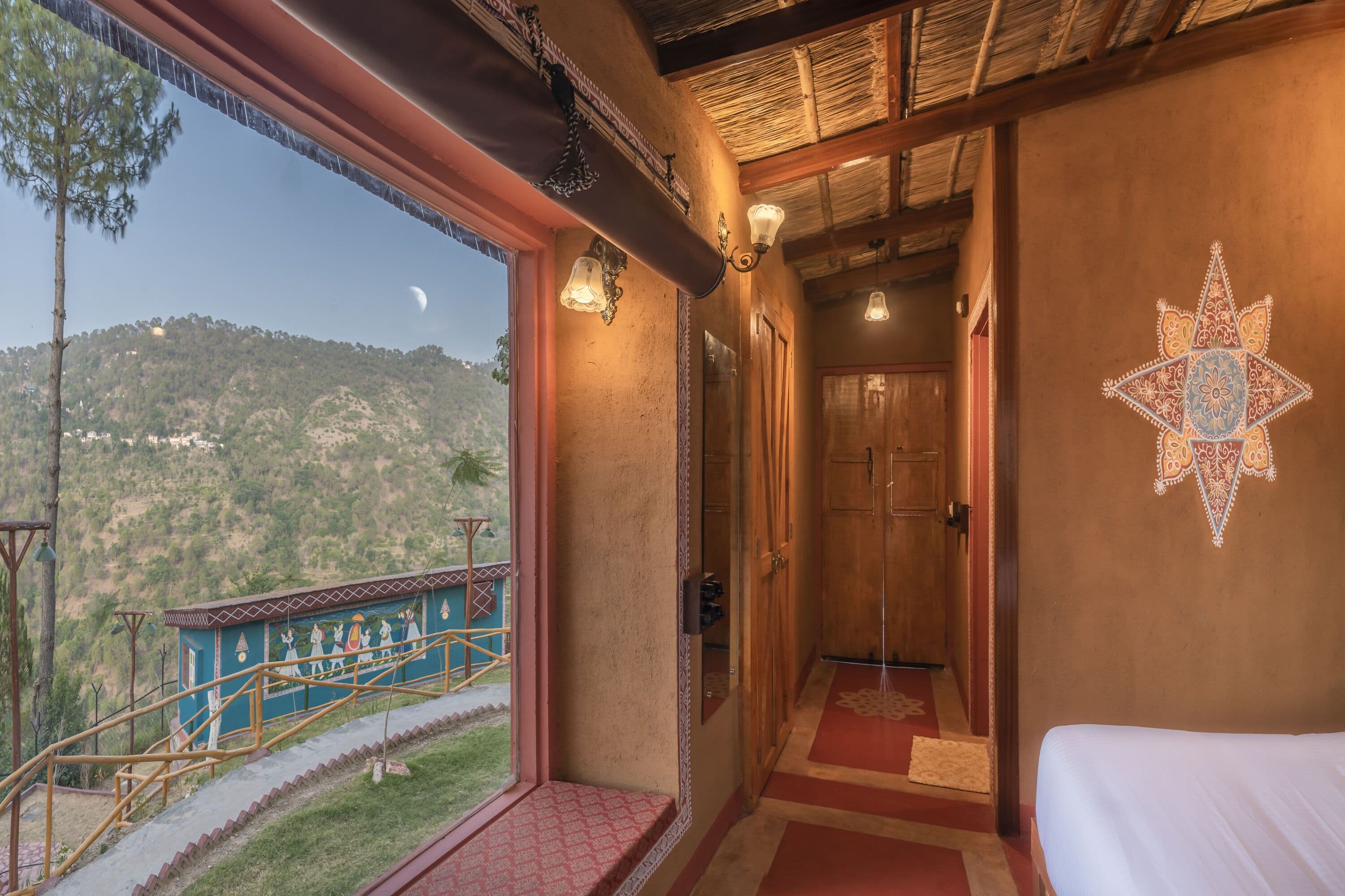 Prakriti Cottage with Private Lawn (Mountain View)