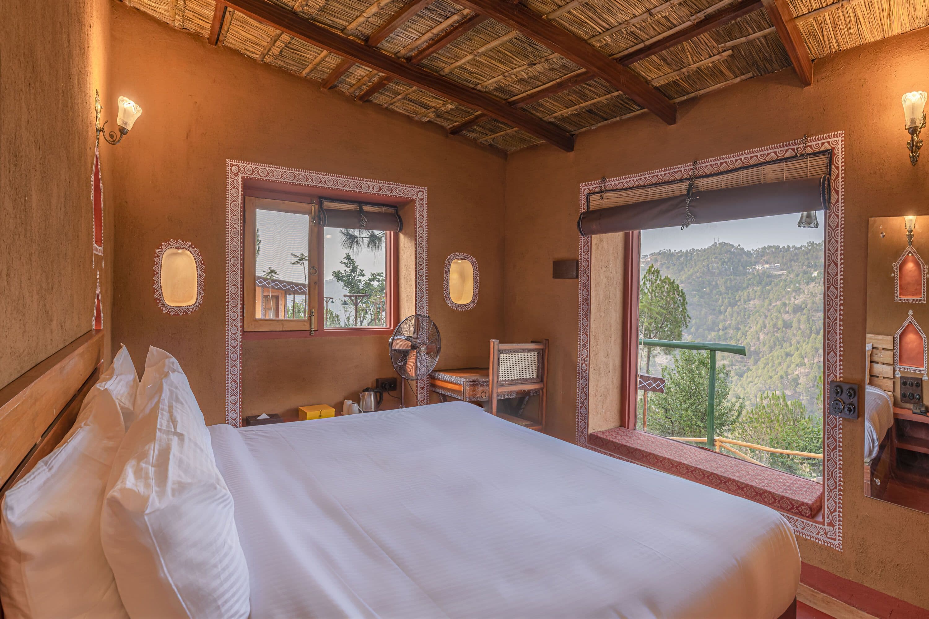Prakriti Cottage with Private Lawn (Mountain View)