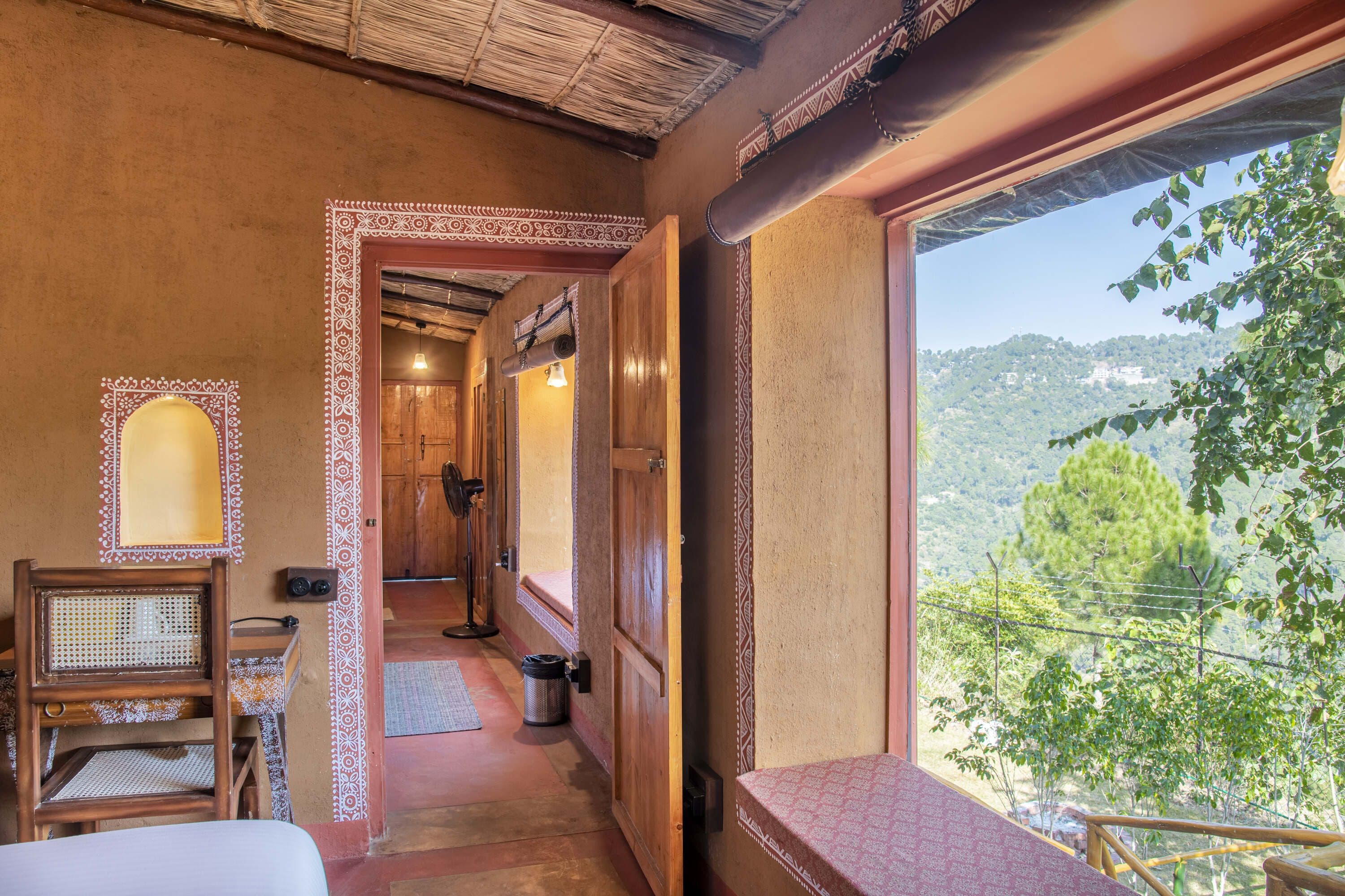 Family Cottage with Private Lawn (Mountain View)
