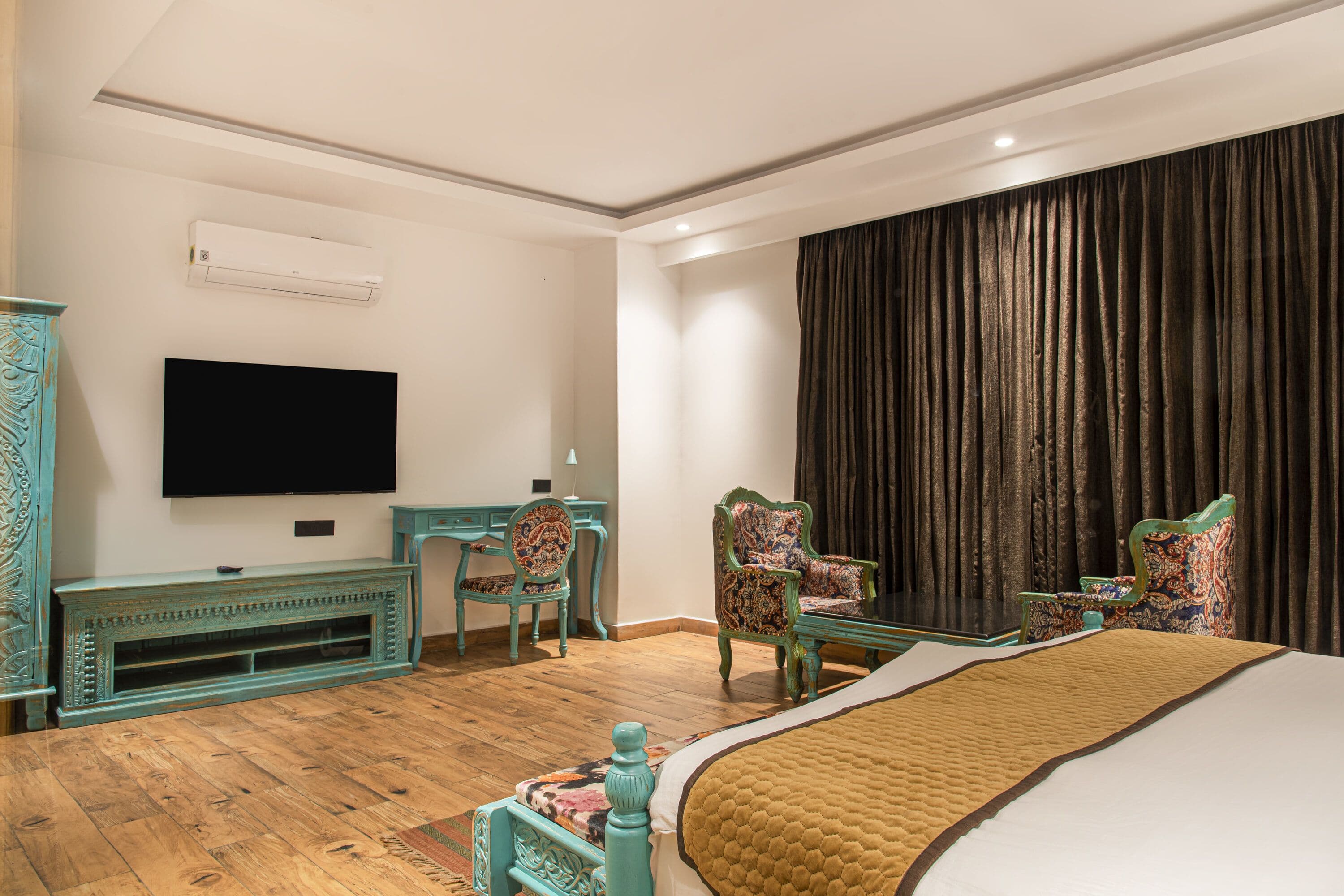 Deluxe Room (Without Balcony & View)