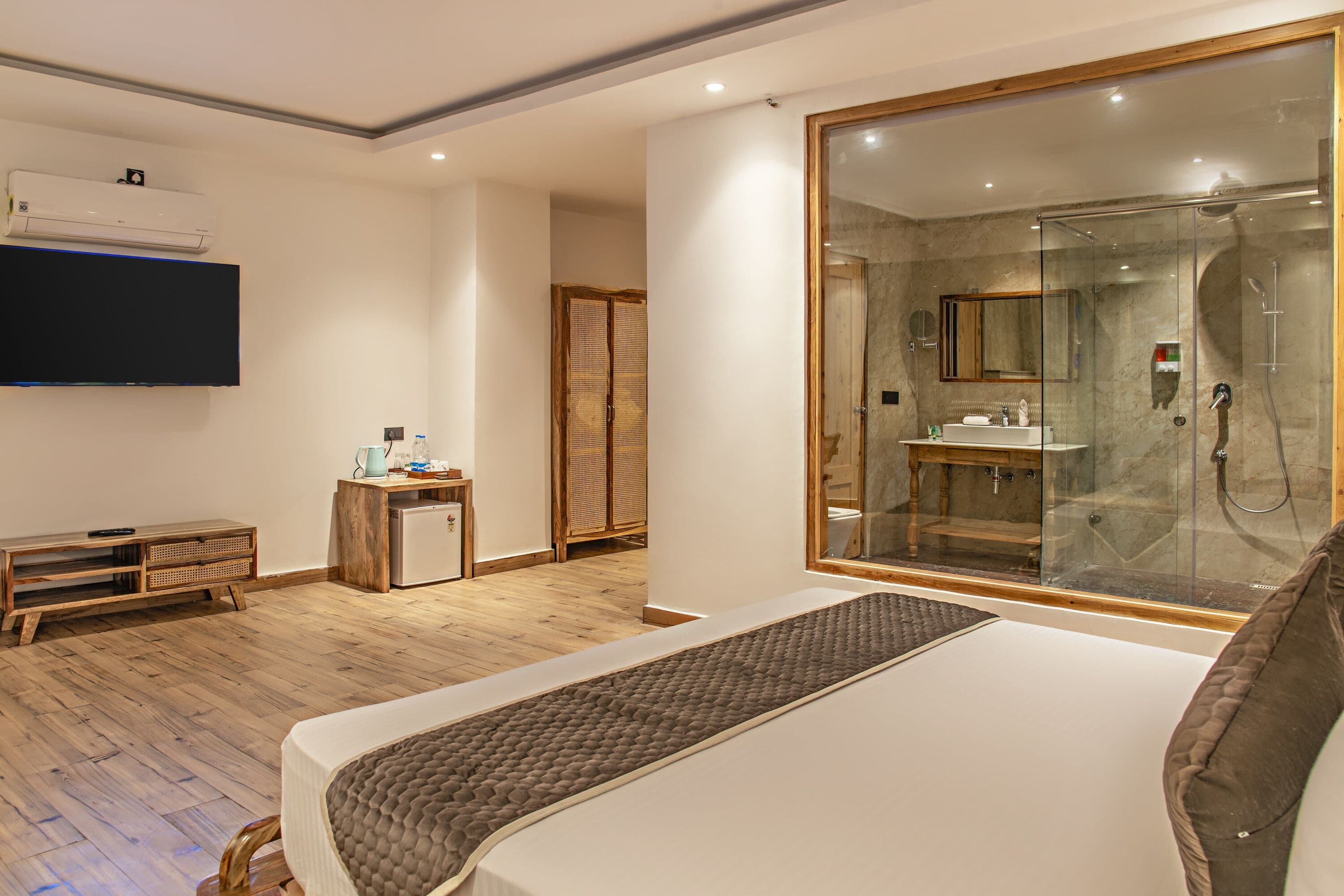 Superior Deluxe Room with Balcony (River View)