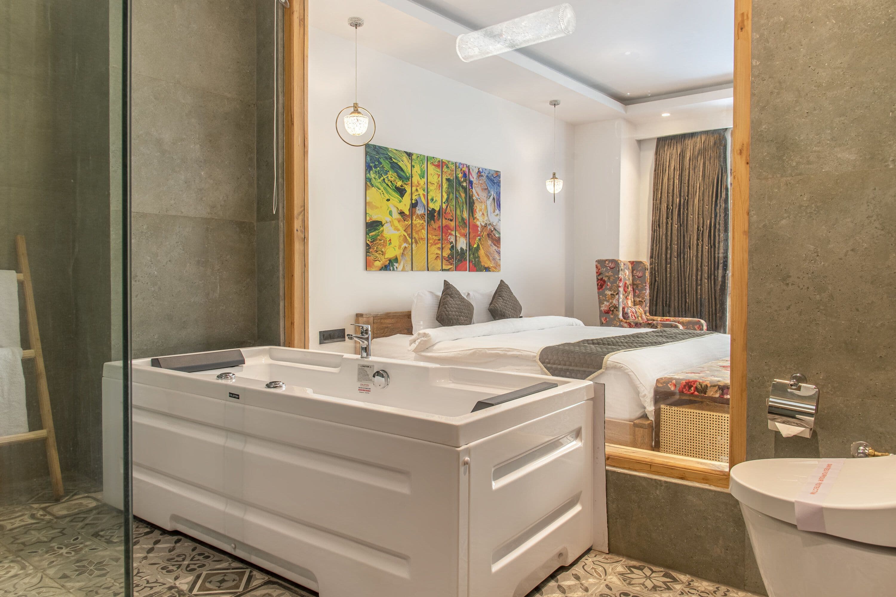 Premier Jacuzzi Room with Balcony (River View)
