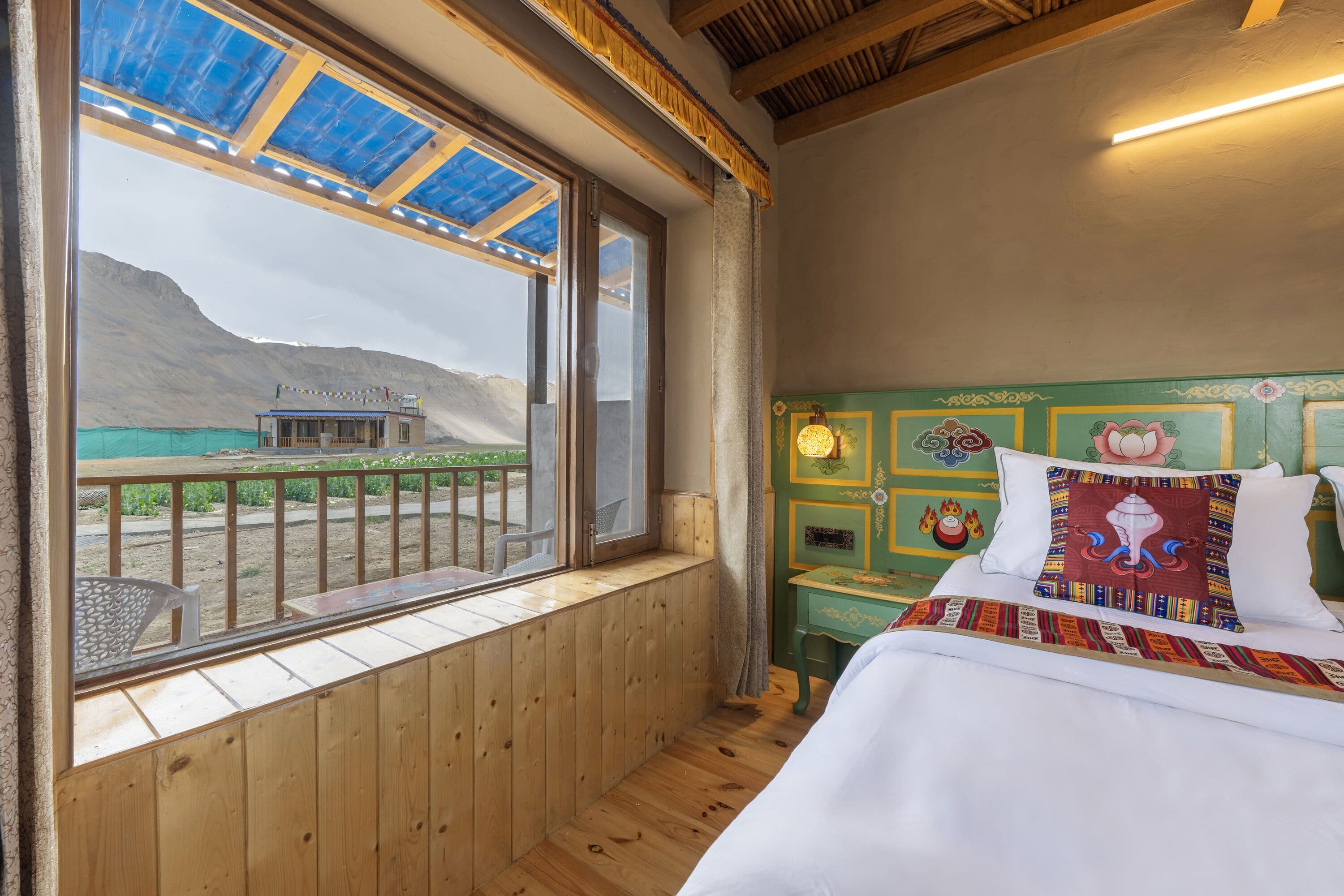 Mud Huts with Private Deck (Valley View)