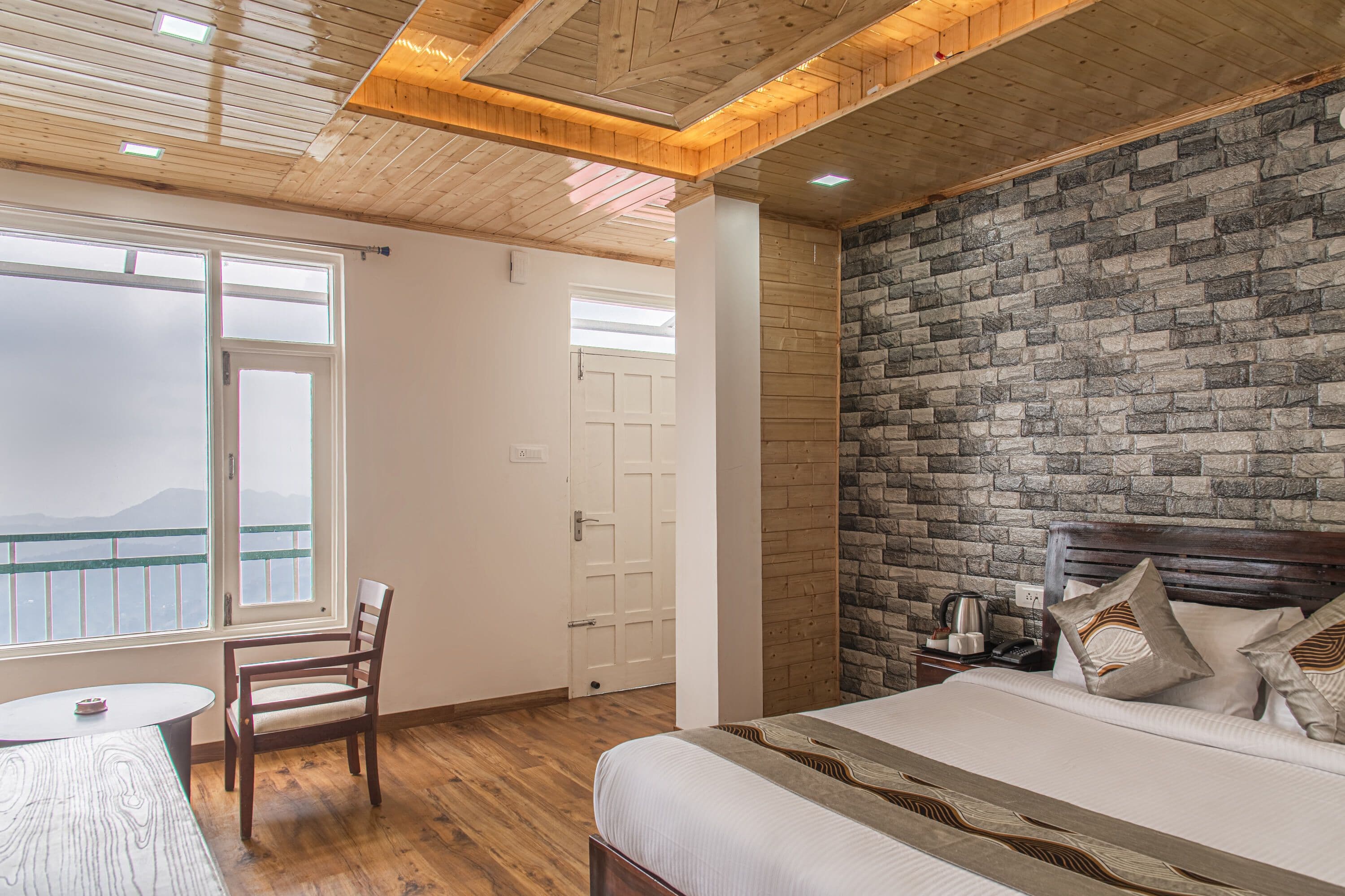Superior Deluxe Room with Balcony (Mountain View)