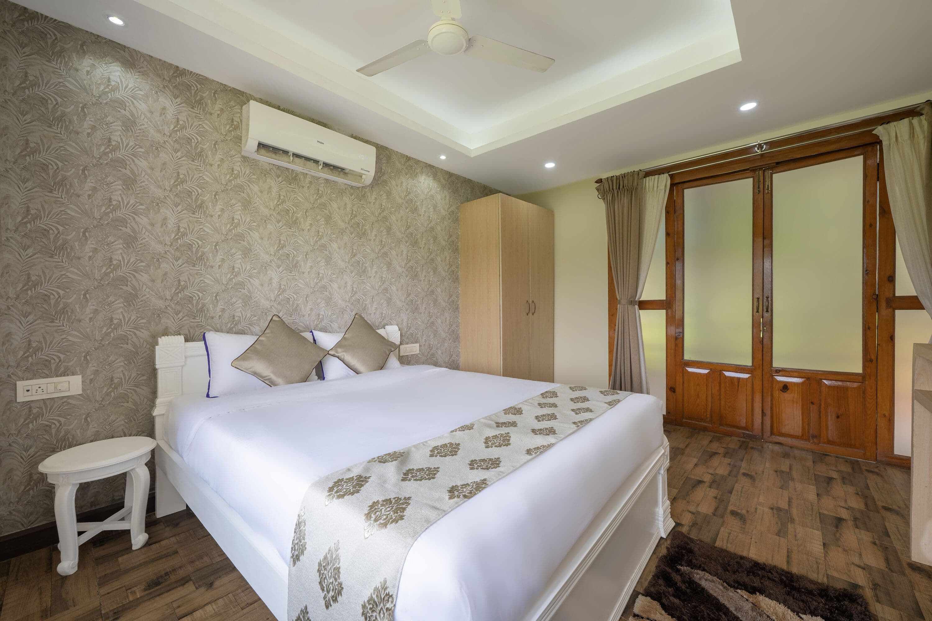 Deluxe Room with Private Deck