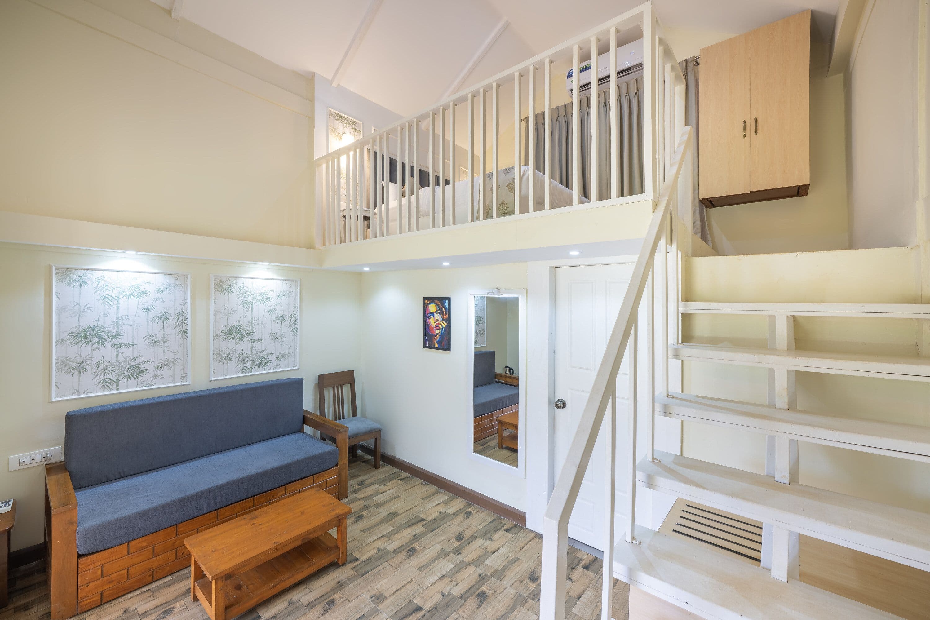 Duplex Bathtub Room with Balcony