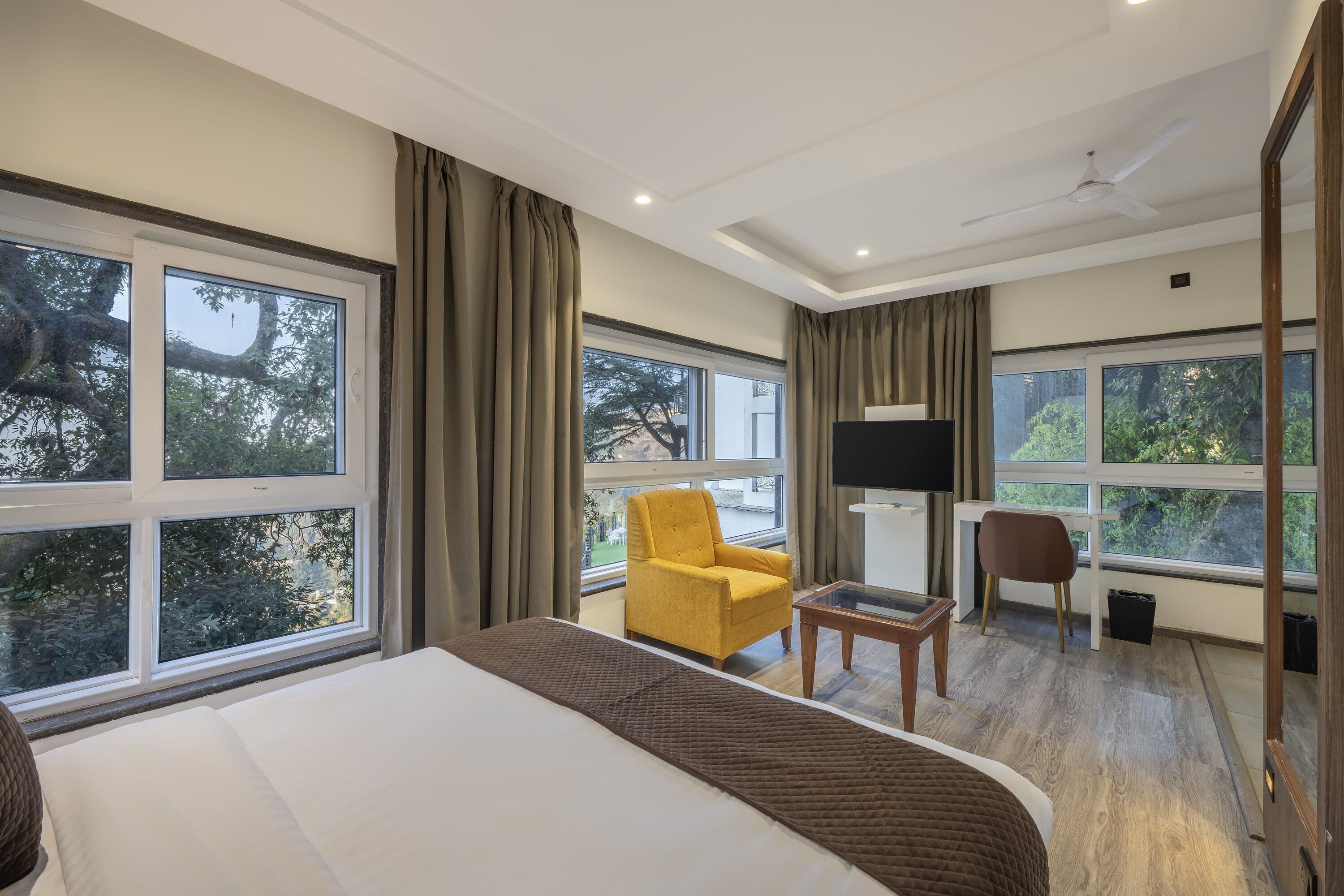 Club Stellar Room (Valley View)