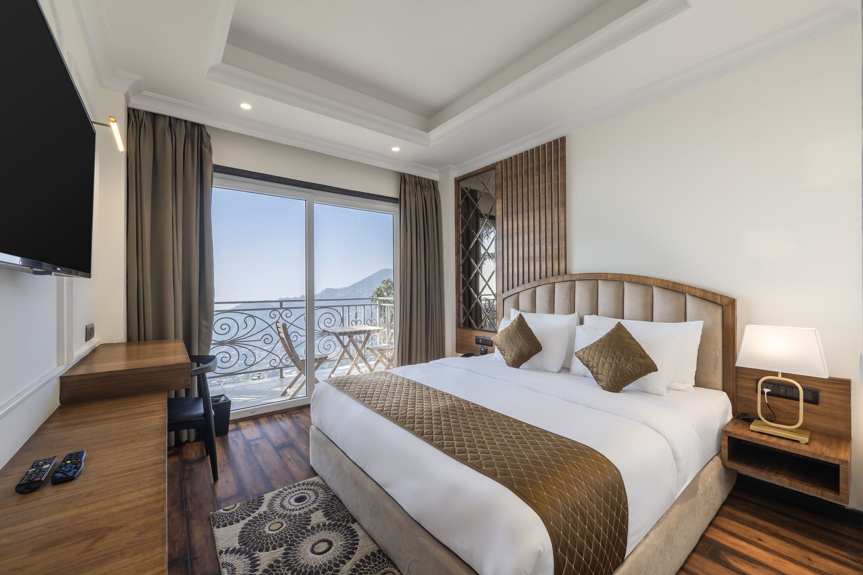 Premium Horizon with Balcony (Valley View)